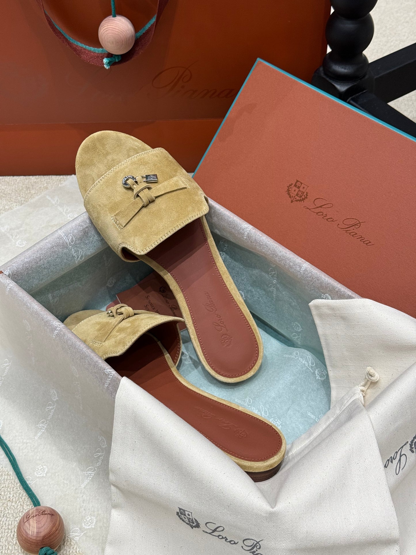 LORO P SUMMER CHARM SLIPPER