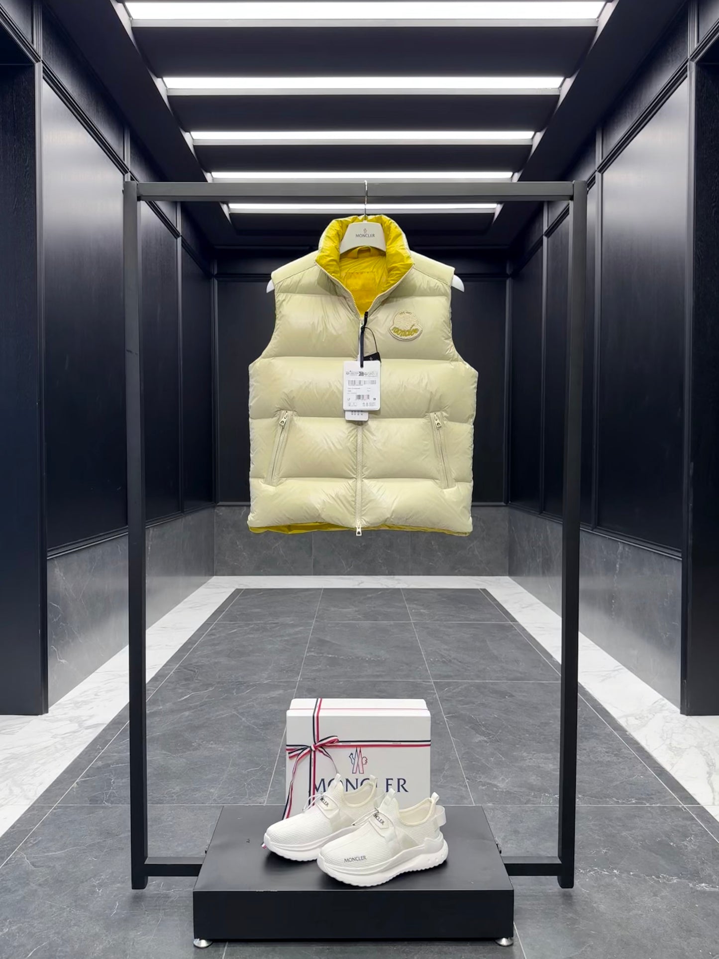 MONC LIPSI VEST
