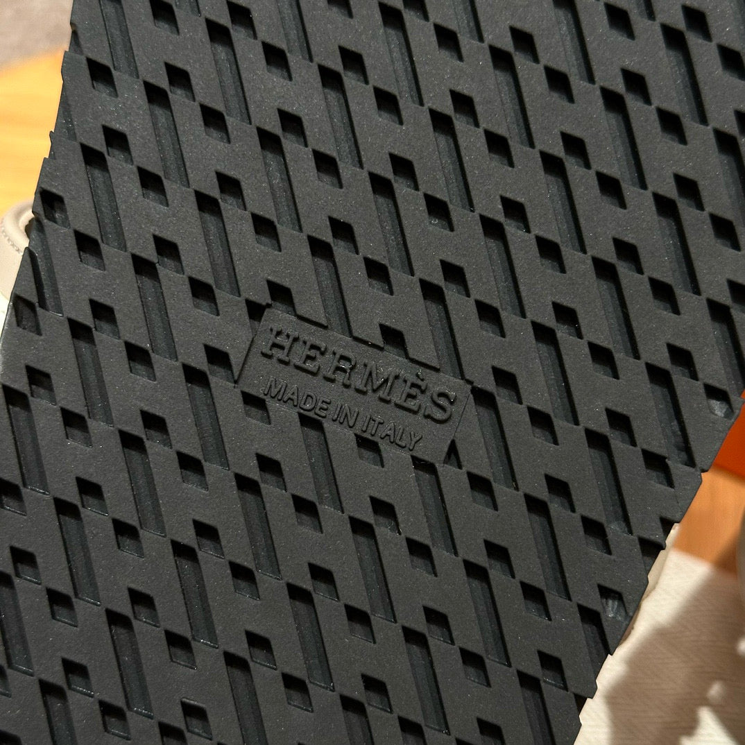 HERM EMPIRE SANDALS