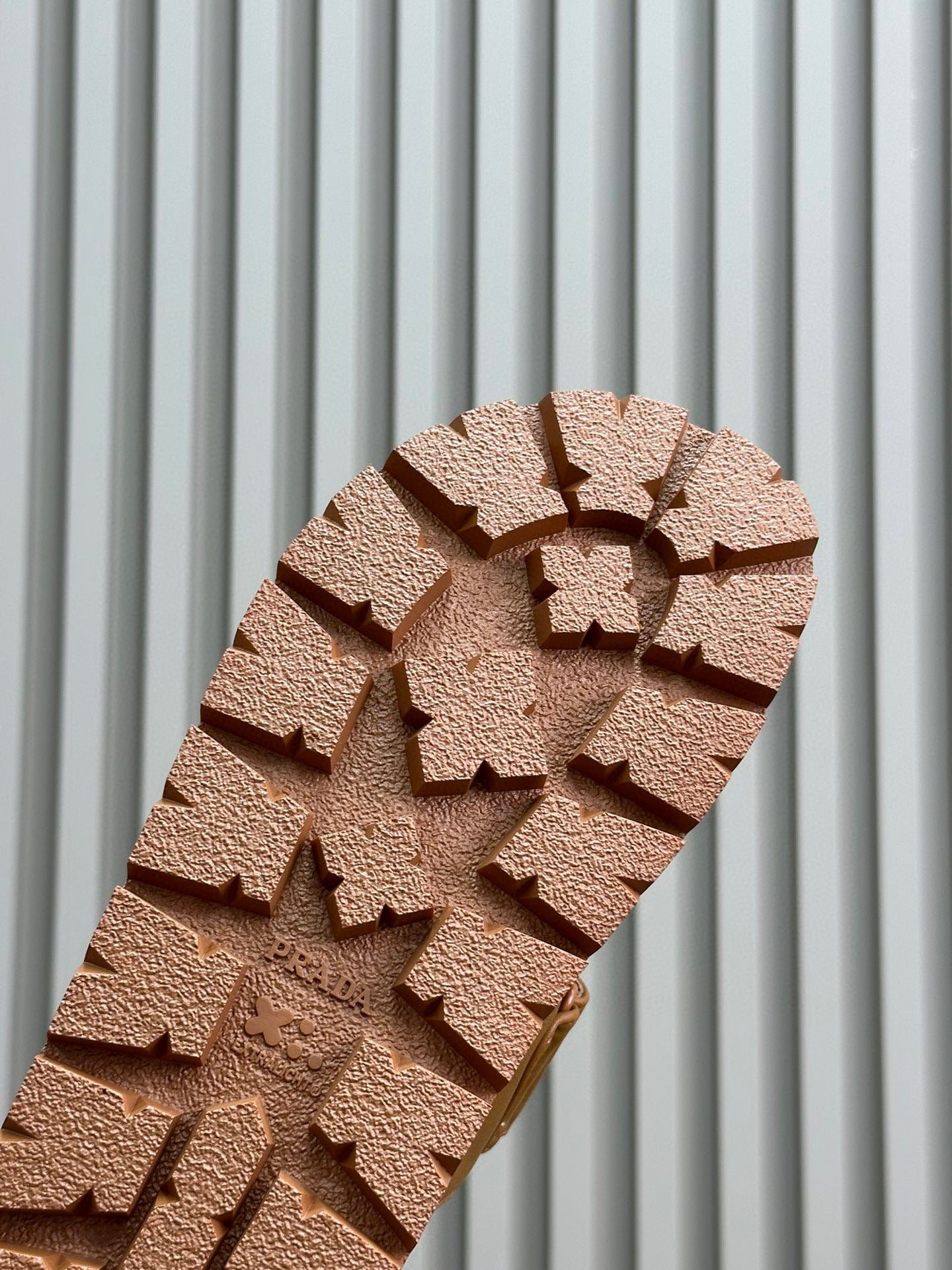 PD NAPPA LEATHER SLIDES