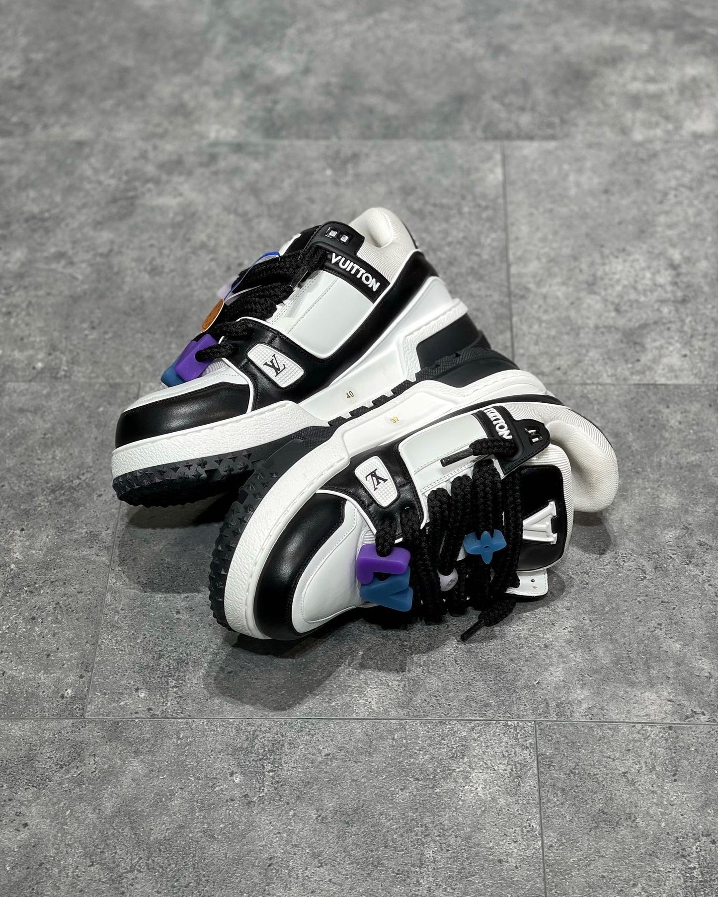 LOU TRAINERS