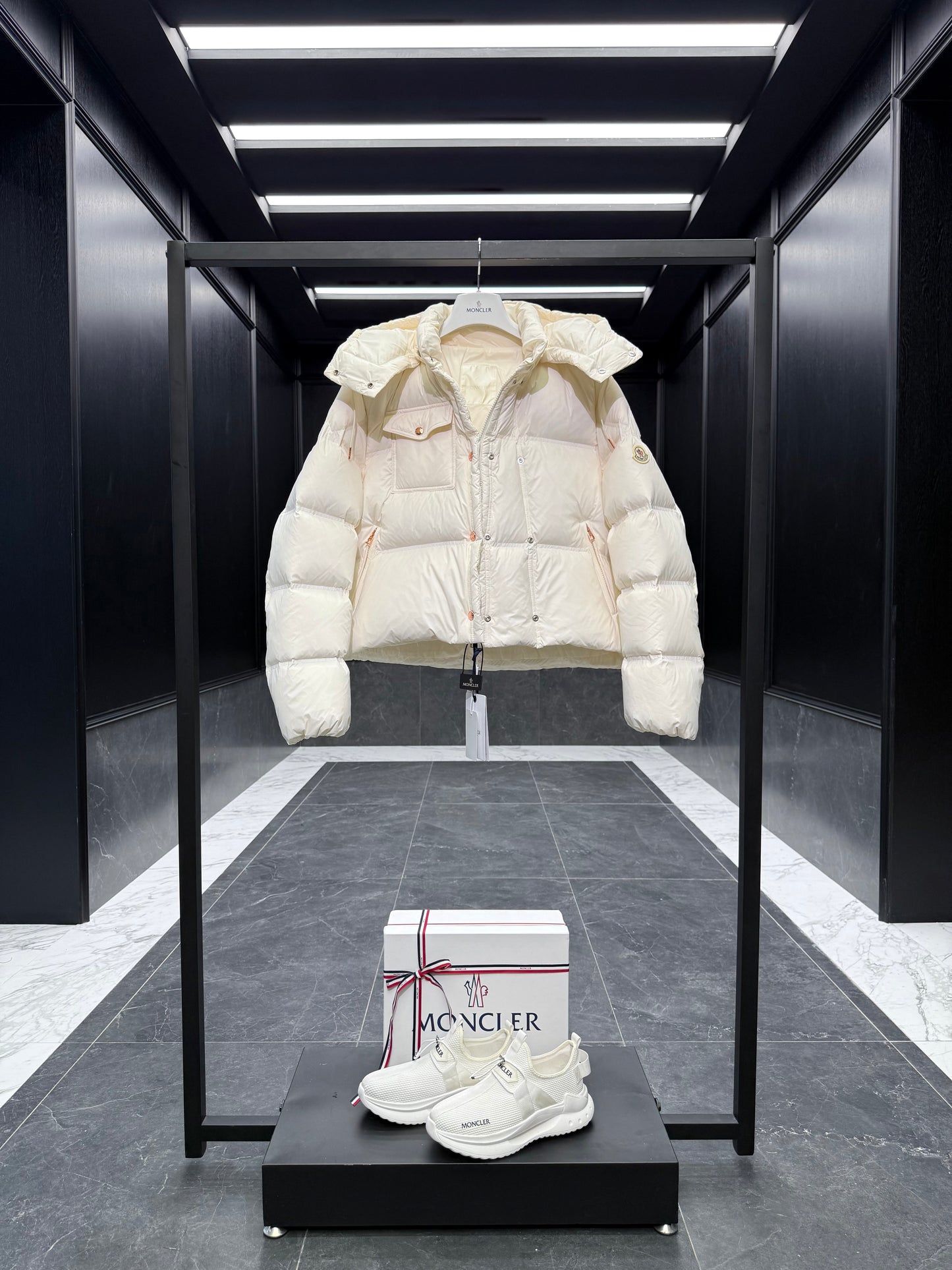 MONC EREA JACKET