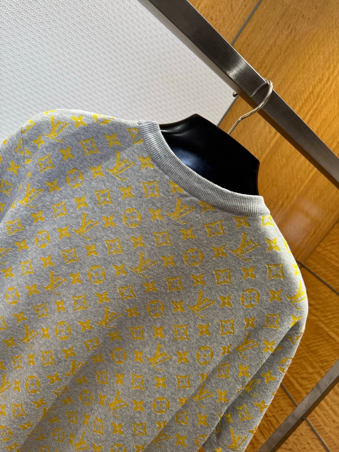 LOU T-SHIRT