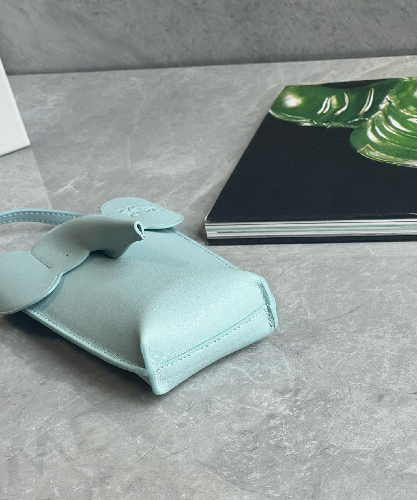 LOEW ELEPHANT POCKET BAG