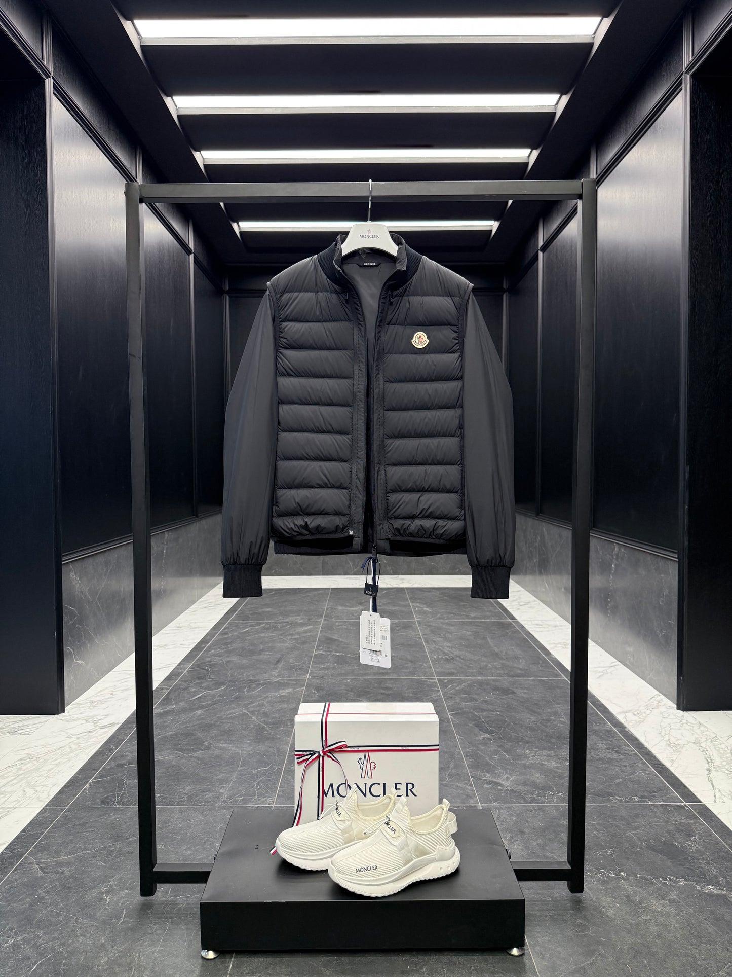 MONC VERNEY JACKET