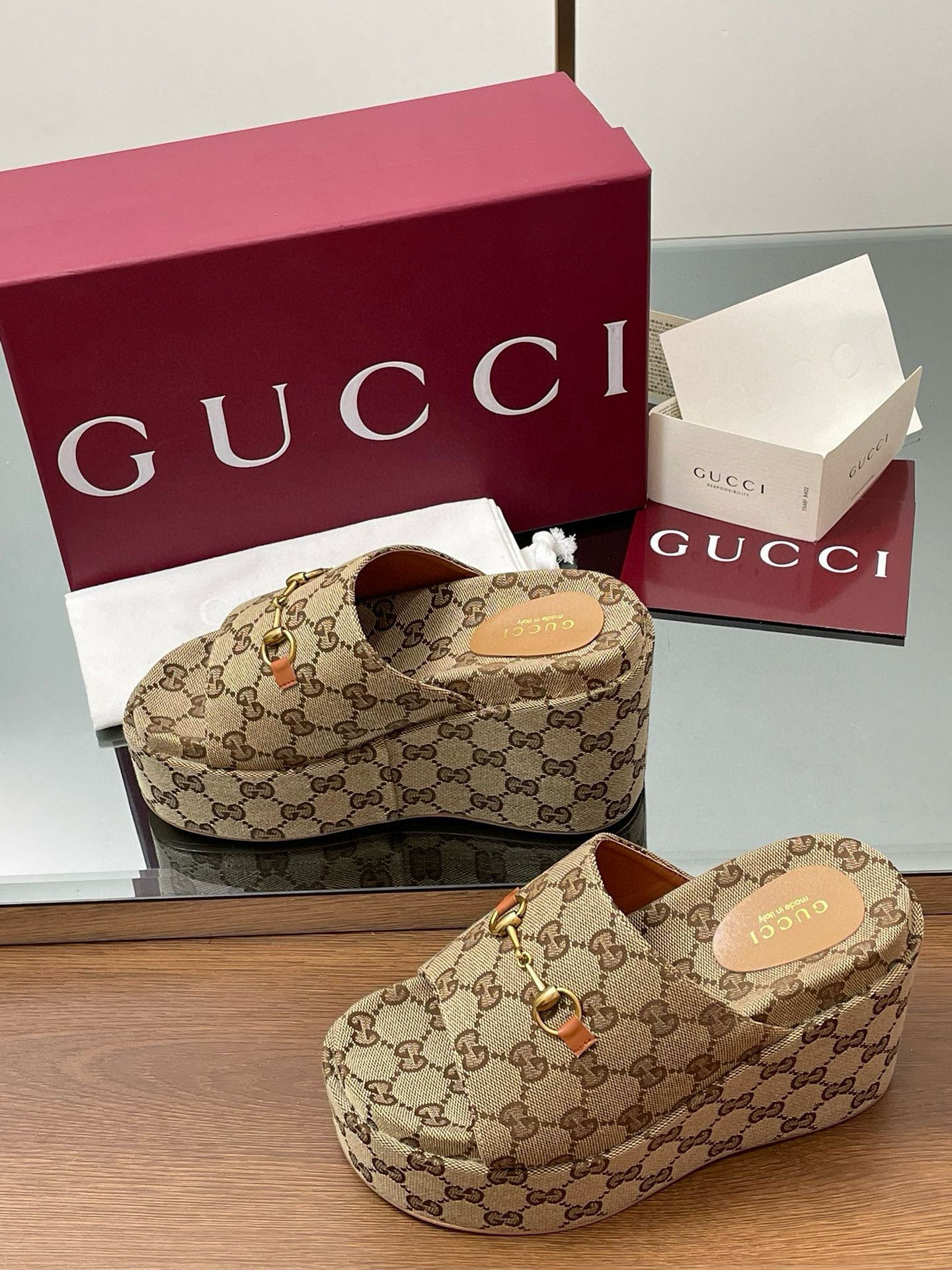 GG WEDGE SANDALS