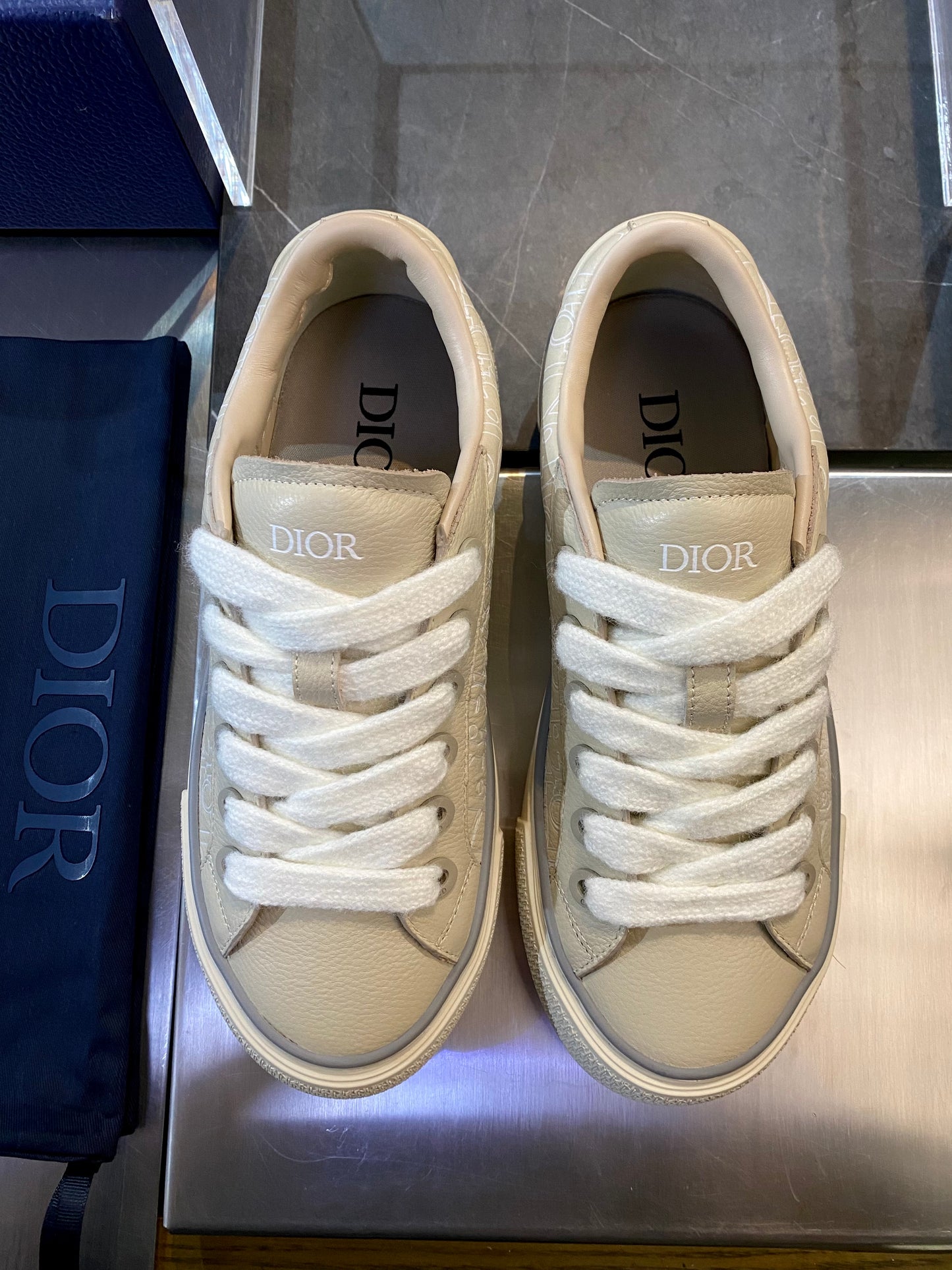 CD B33 SNEAKER