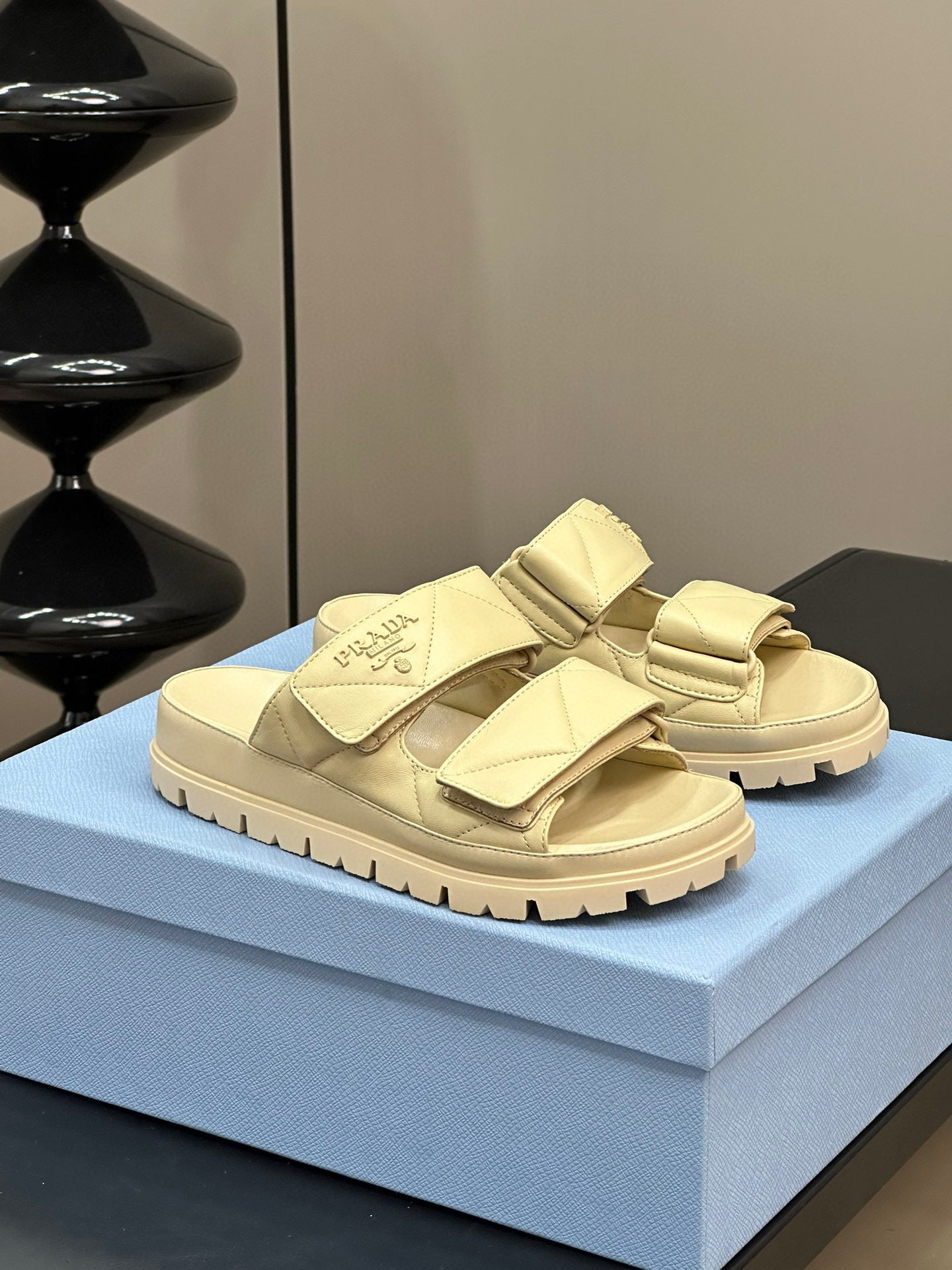 PD NAPPA LEATHER SLIDES