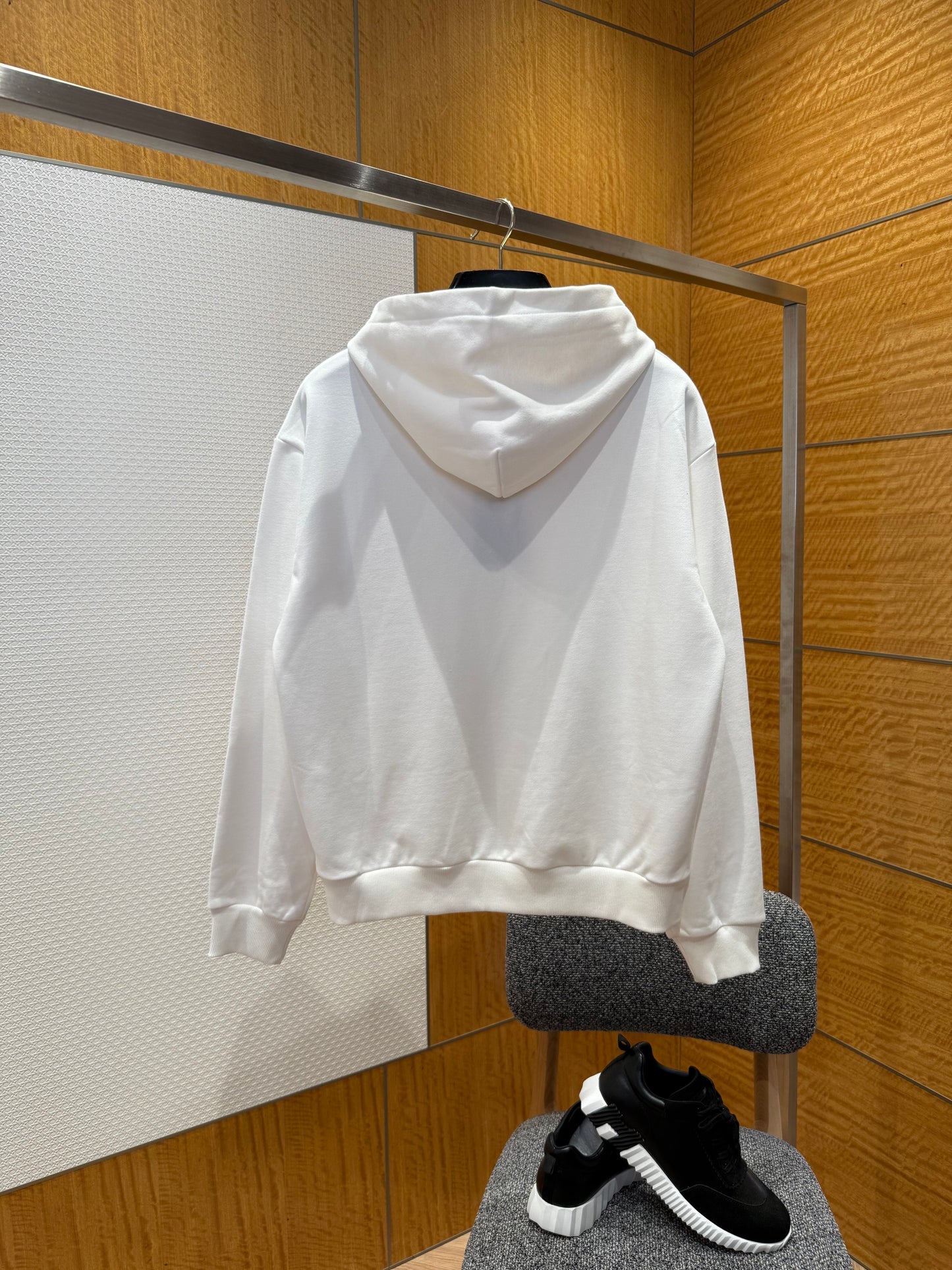 LOU HOODIE