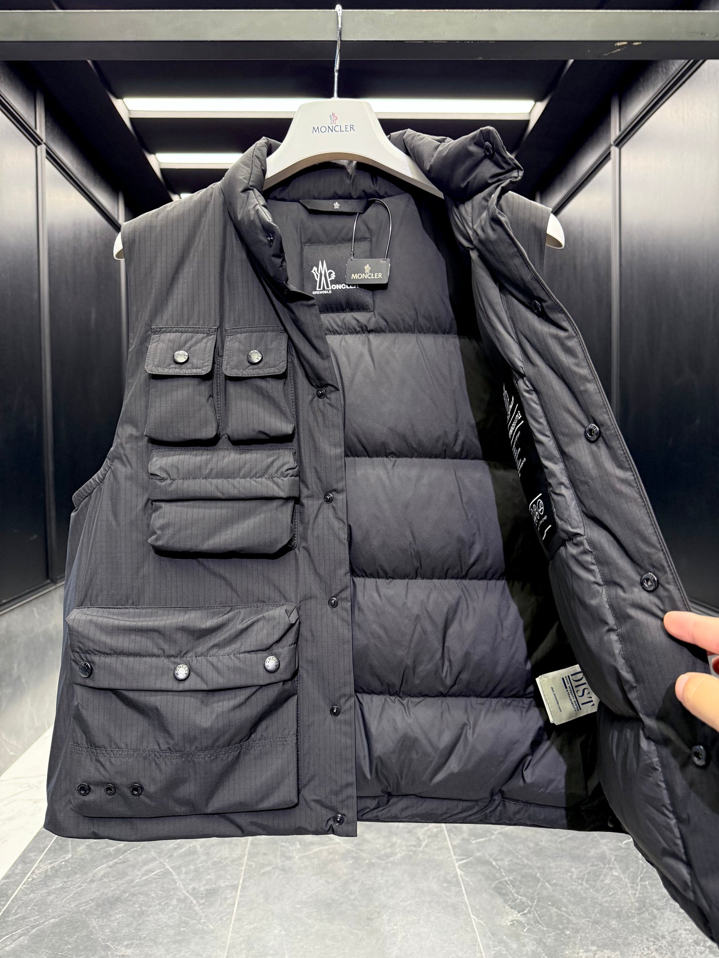 MONC TONGASS VEST