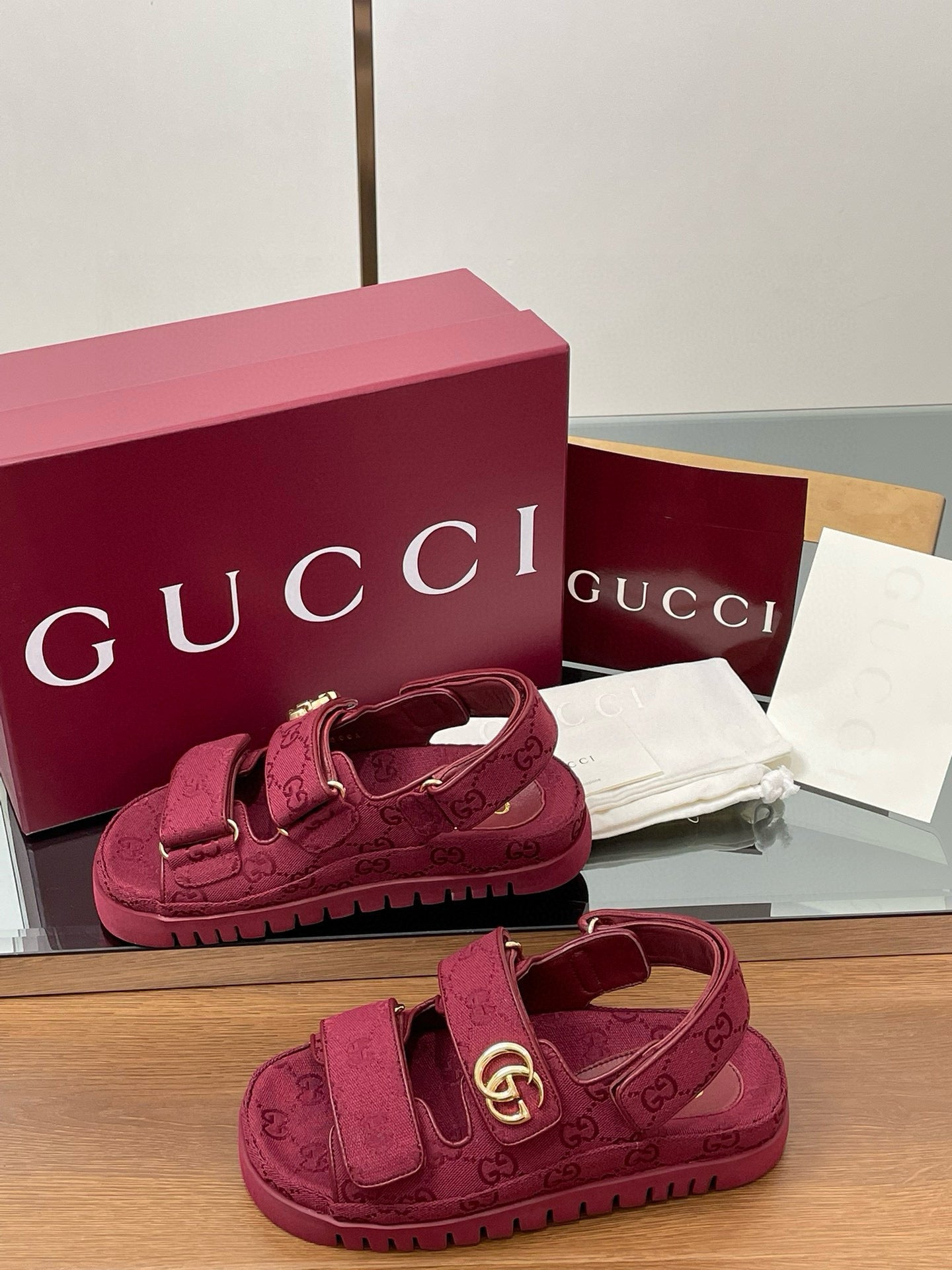 GG SANDALS