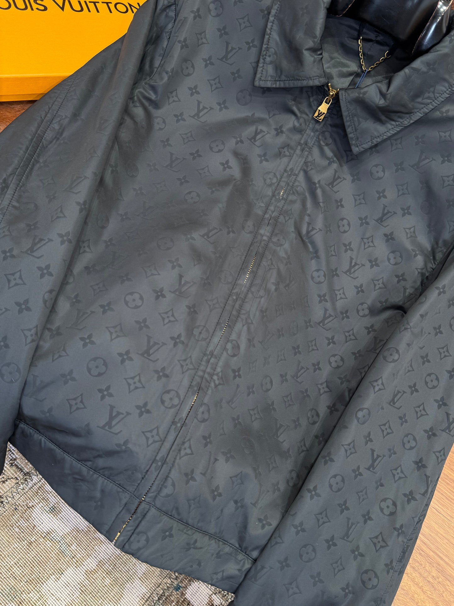 LOU JACKET