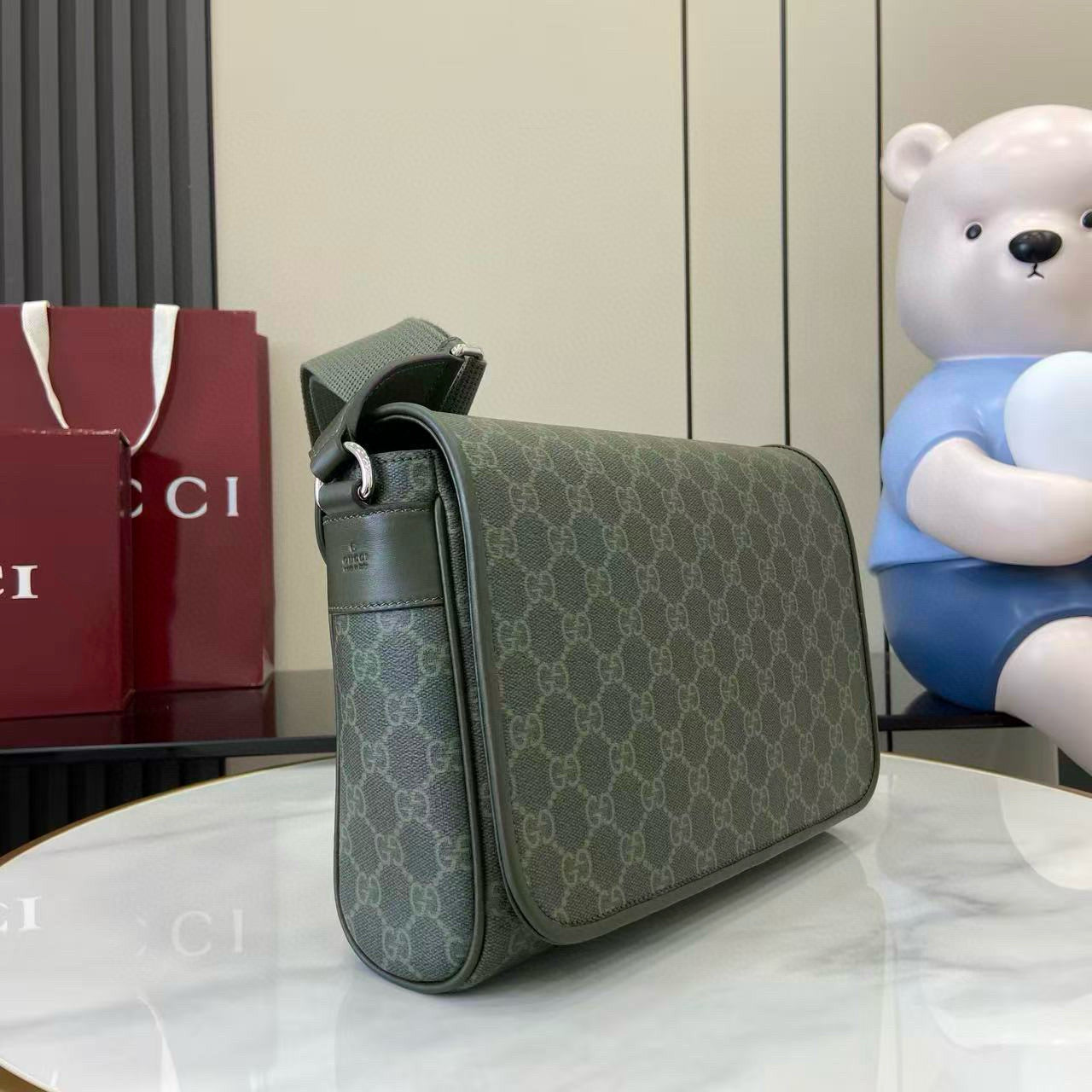 GG MEDIUM CROSSBODY BAG