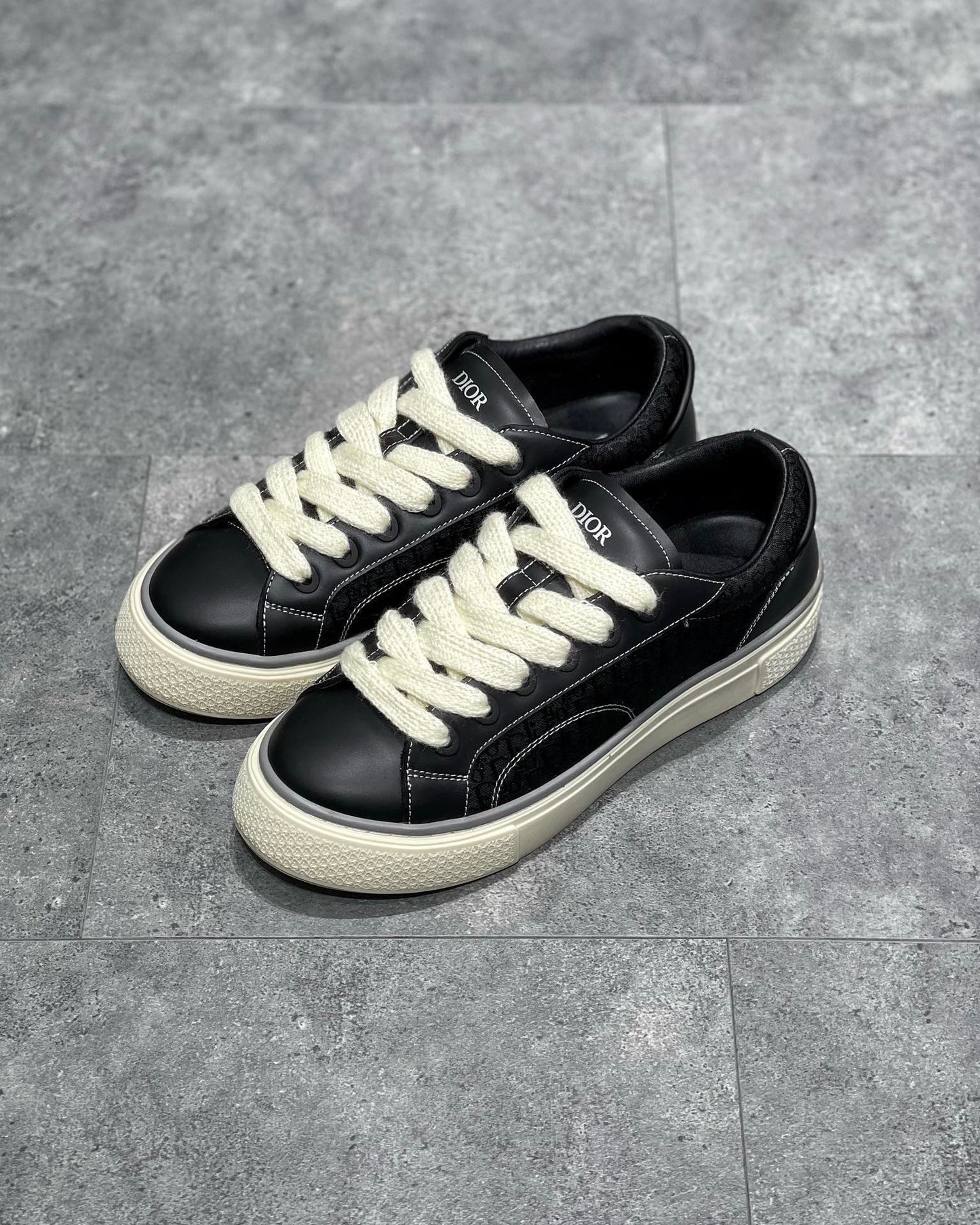 CD B33 SNEAKER