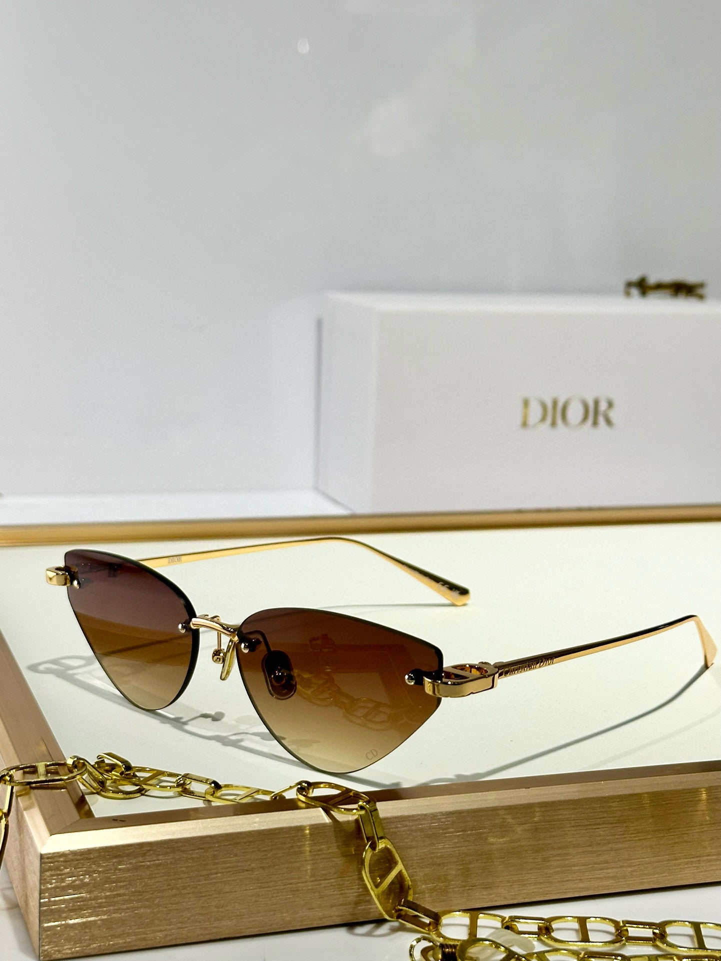 CD SUNGLASSES