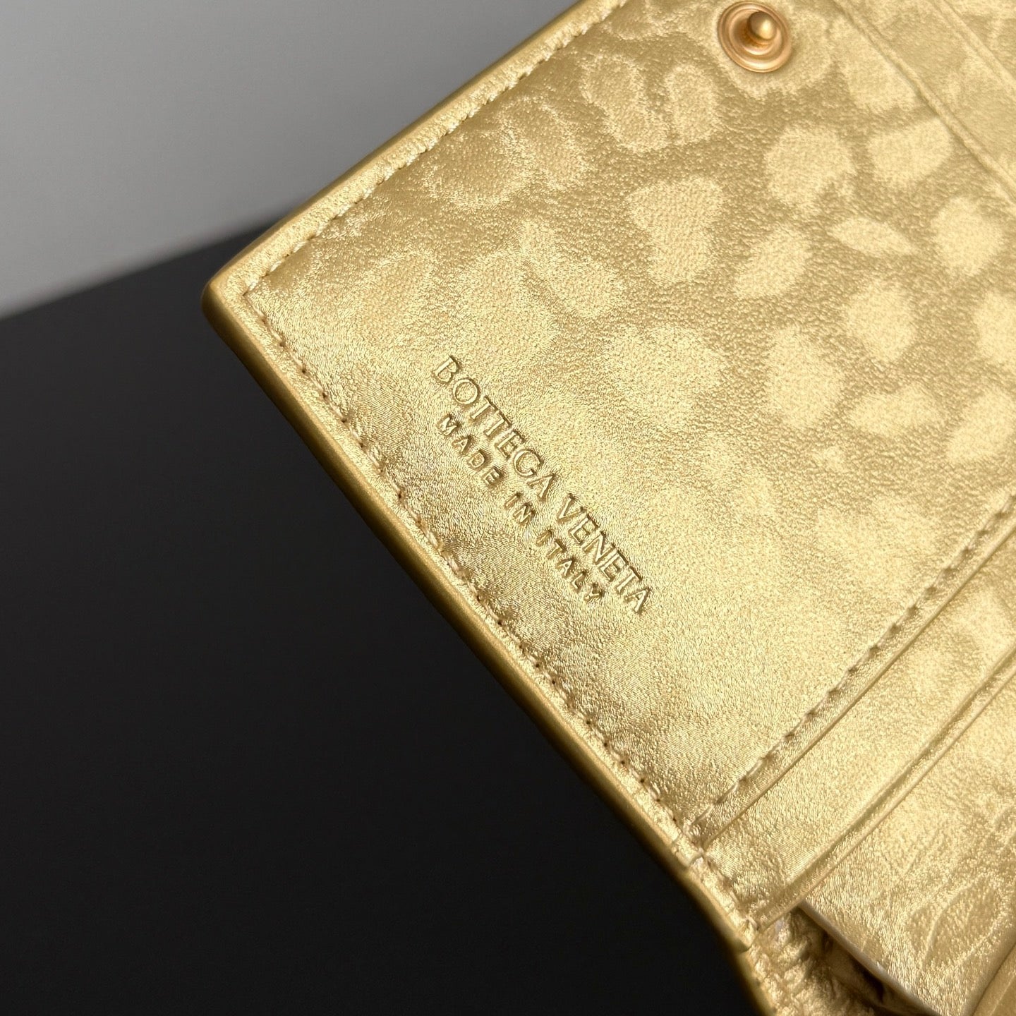 BOTT V LEATHER WALLET