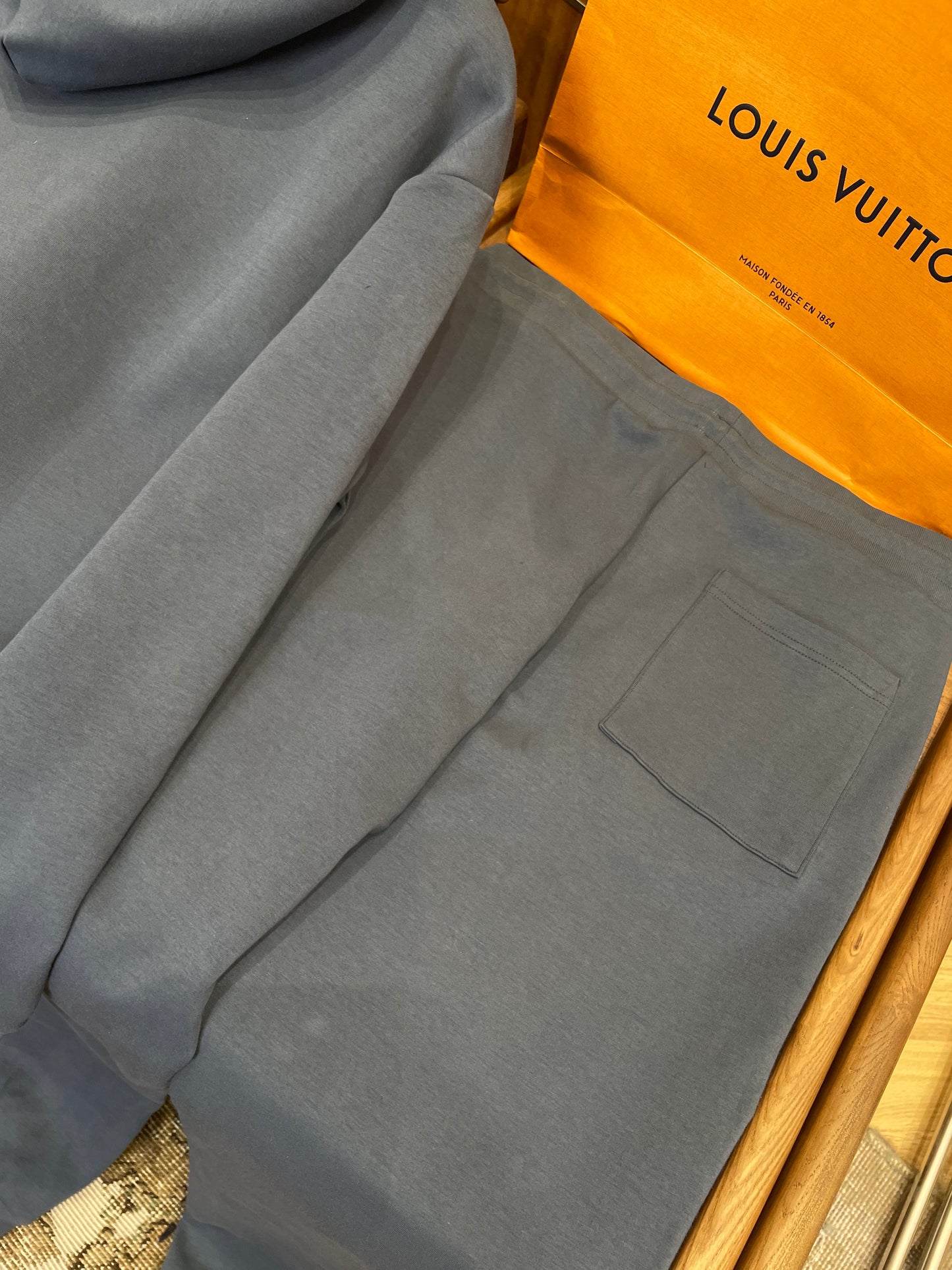 LOU JOGGERS