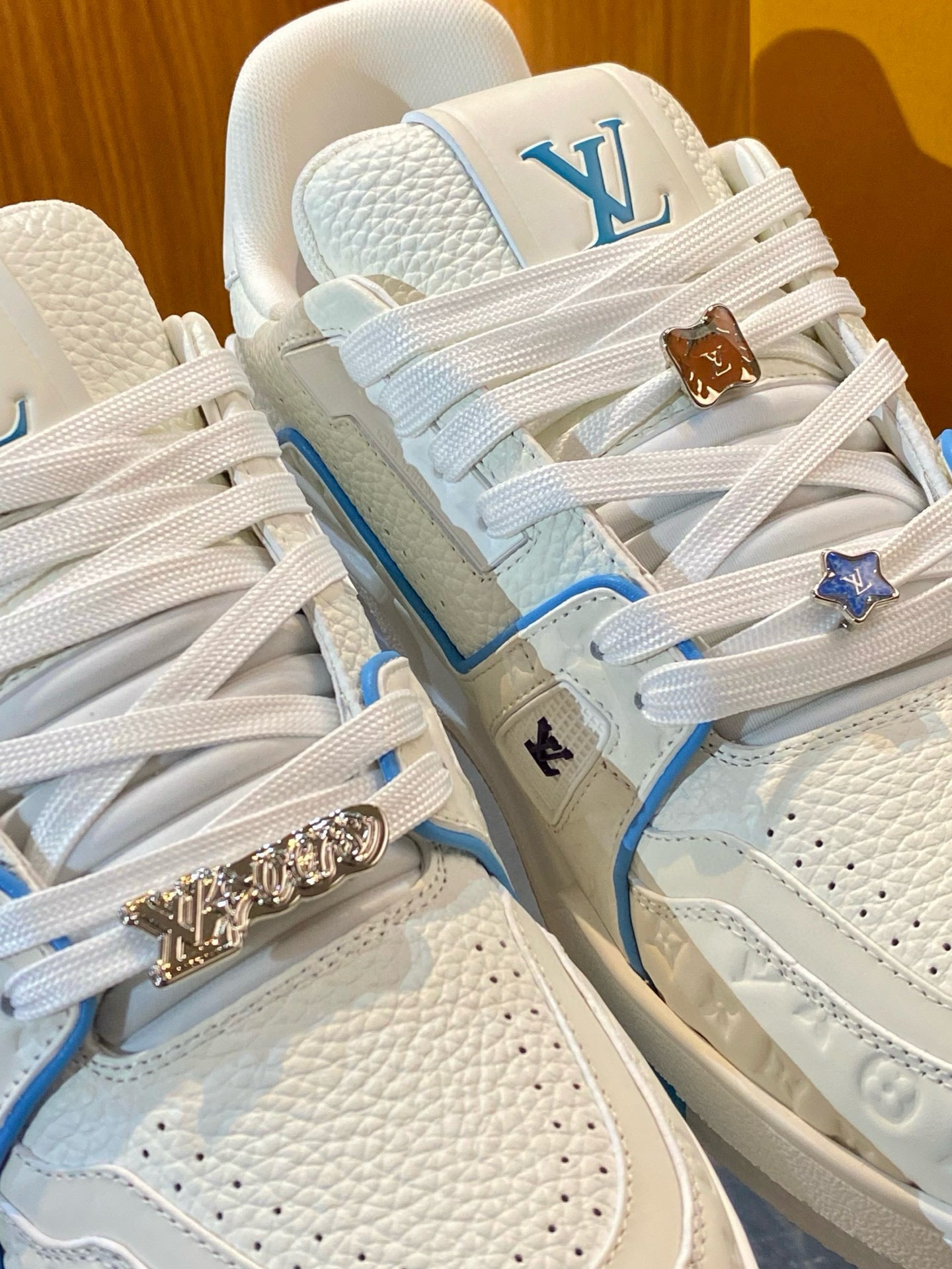 LOU TRAINERS