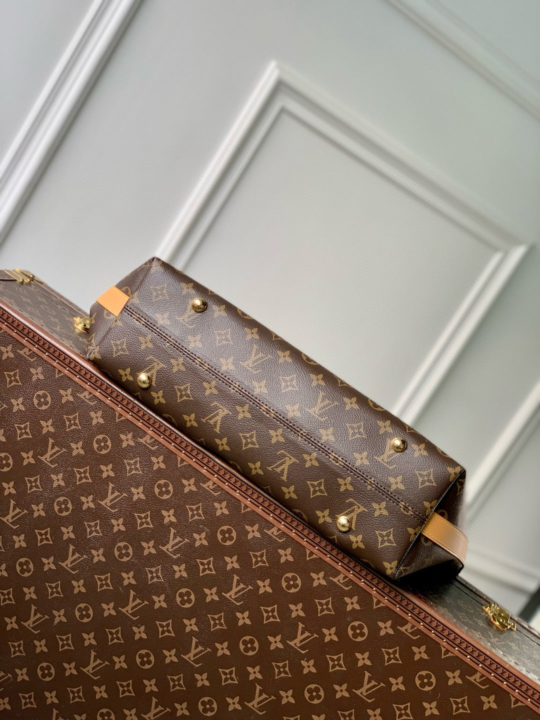 LOU VAGABOND HOBO BAG