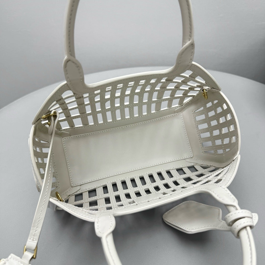 MIU M LEATHER BASKET BAG