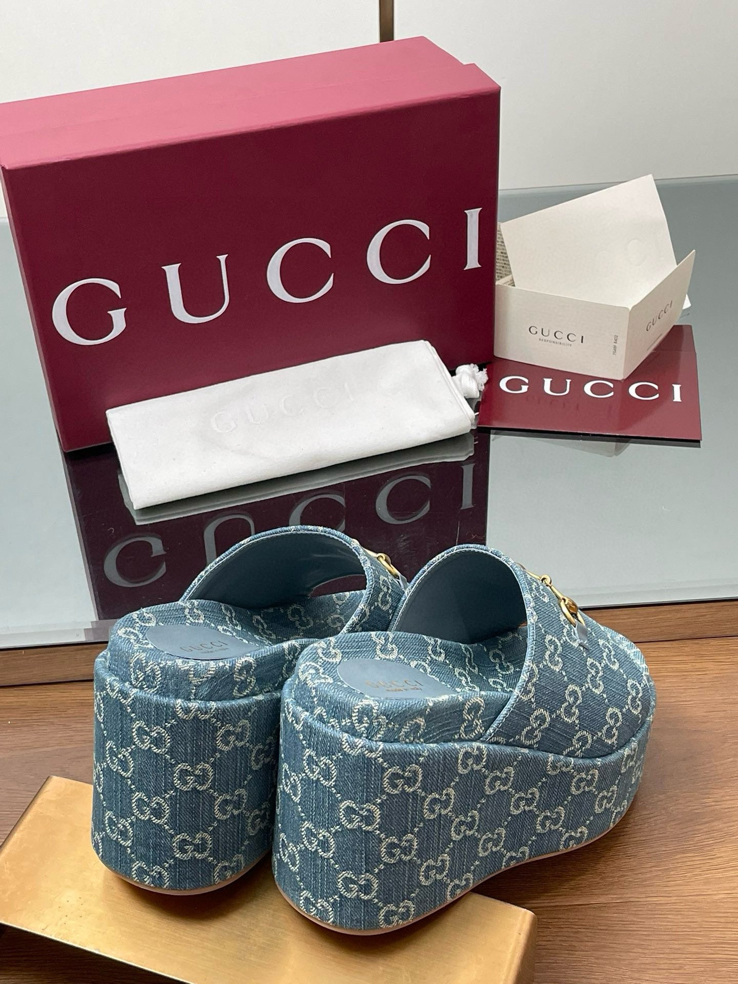 GG WEDGE SANDALS