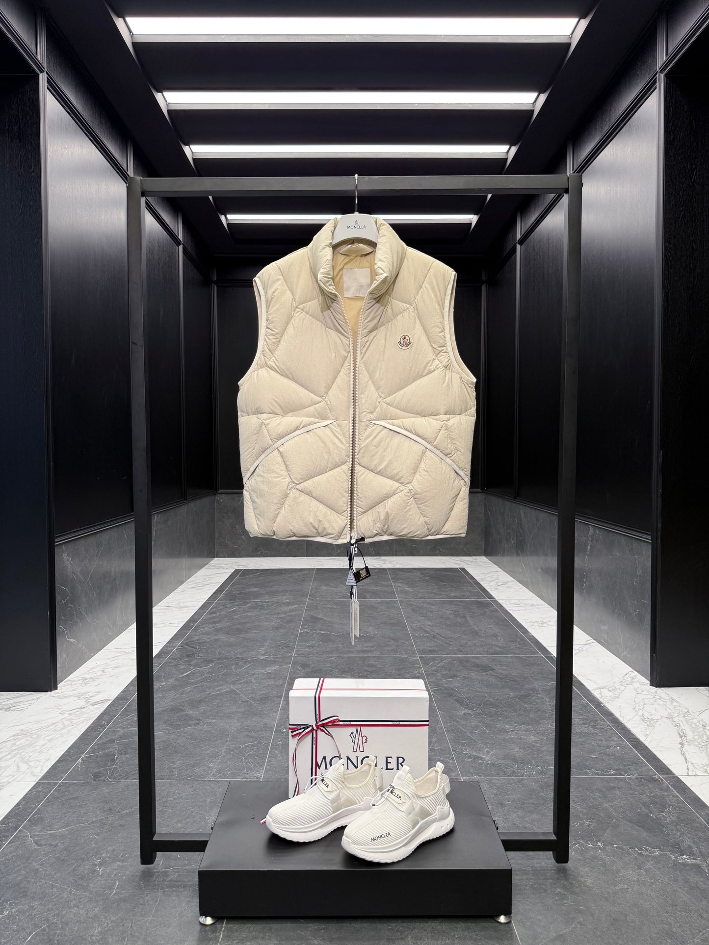 MONC VENDAVEL VEST