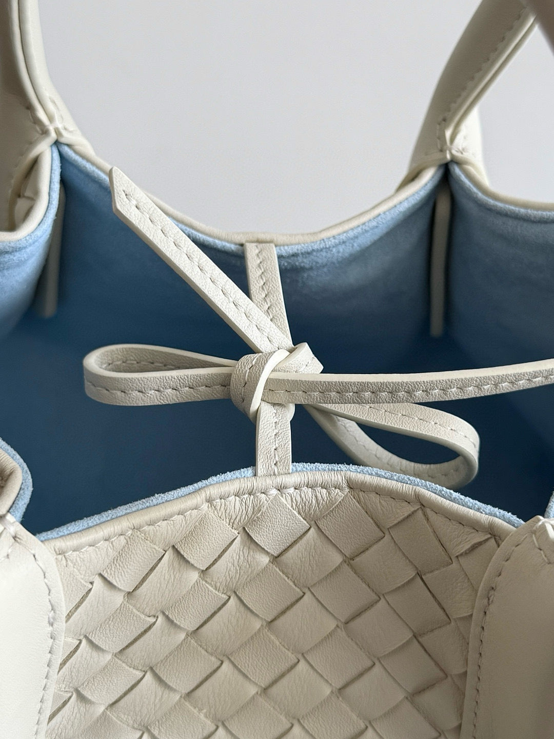 BOTT V SMALL PINACOTECA BAG