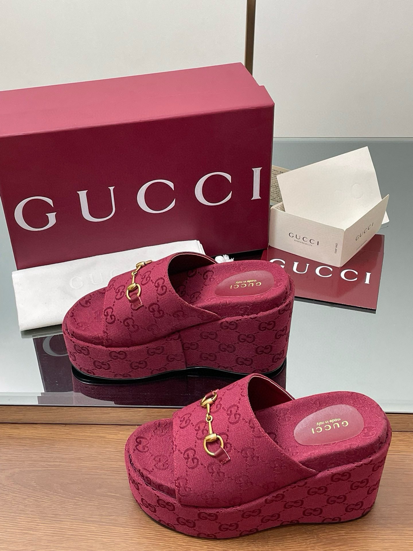 GG WEDGE SANDALS