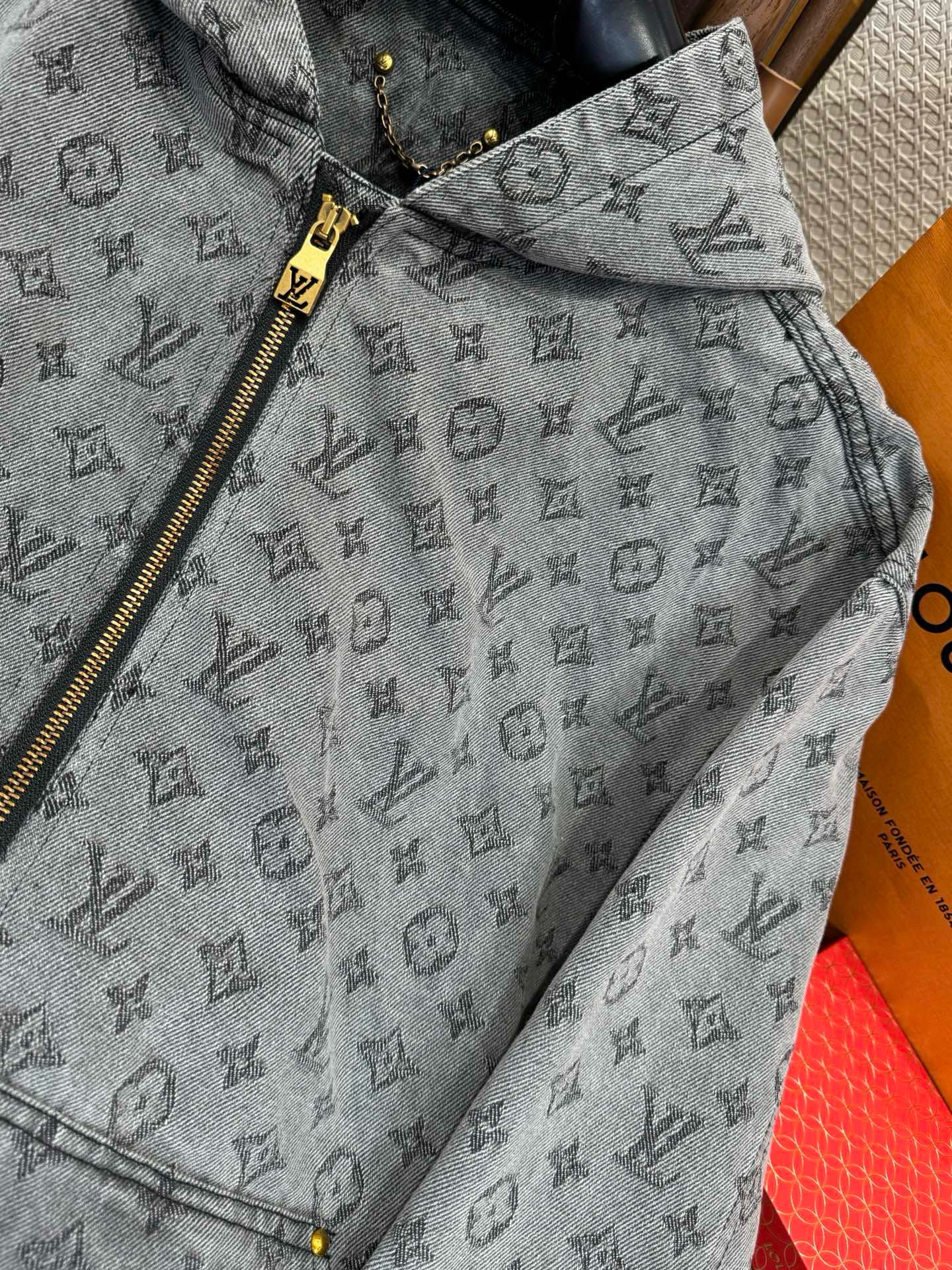 LOU DENIM JACKET