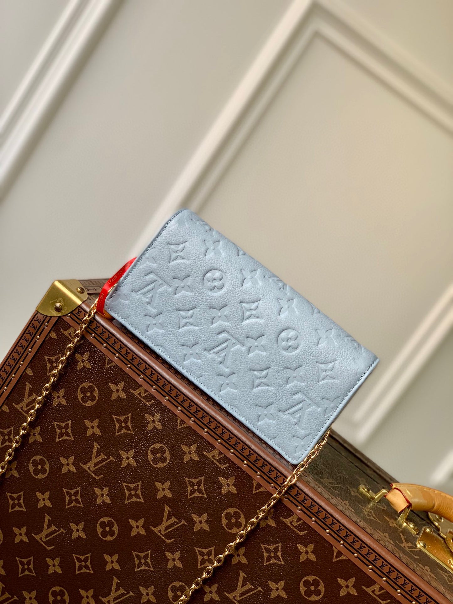 LOU LILY WALLET ON CHAIN