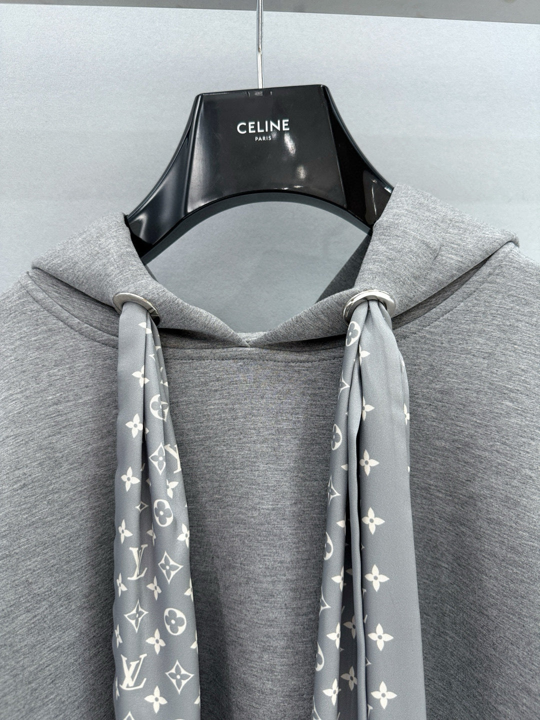 LOU ZIP HOODIE