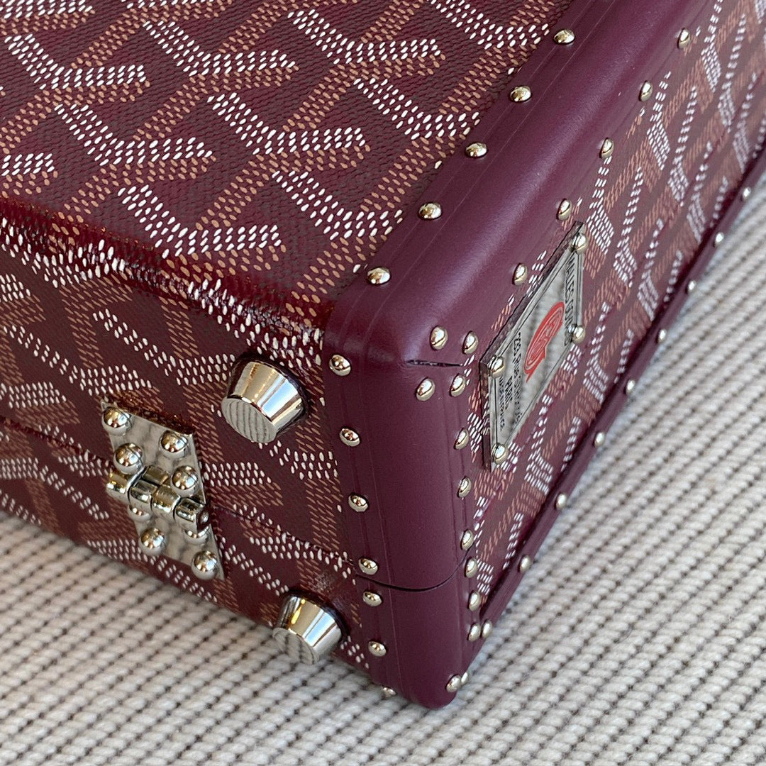 GOYA GRAND HOTEL TRUNK BAG