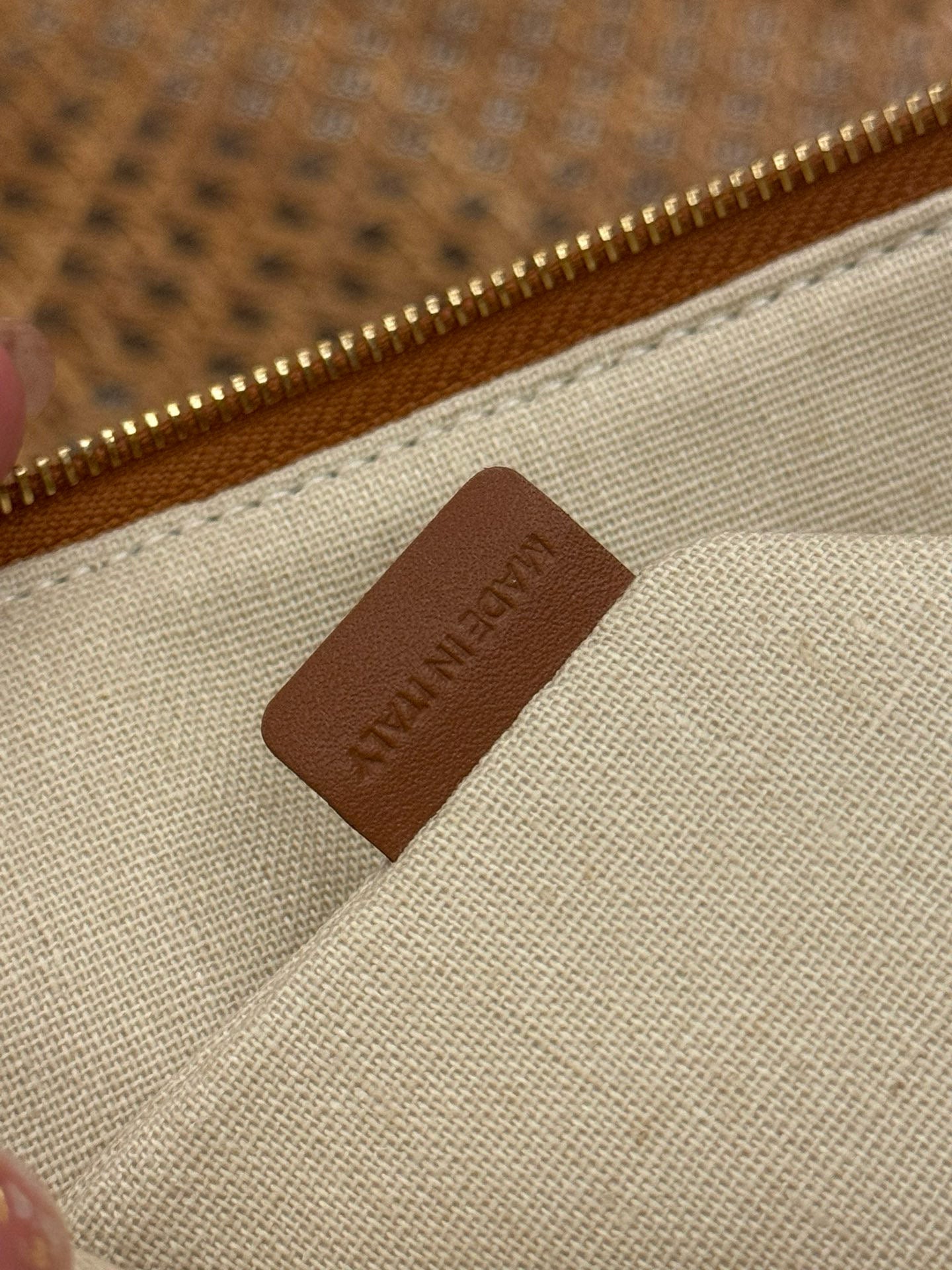 CEL SMALL POUCH WITH STRAP