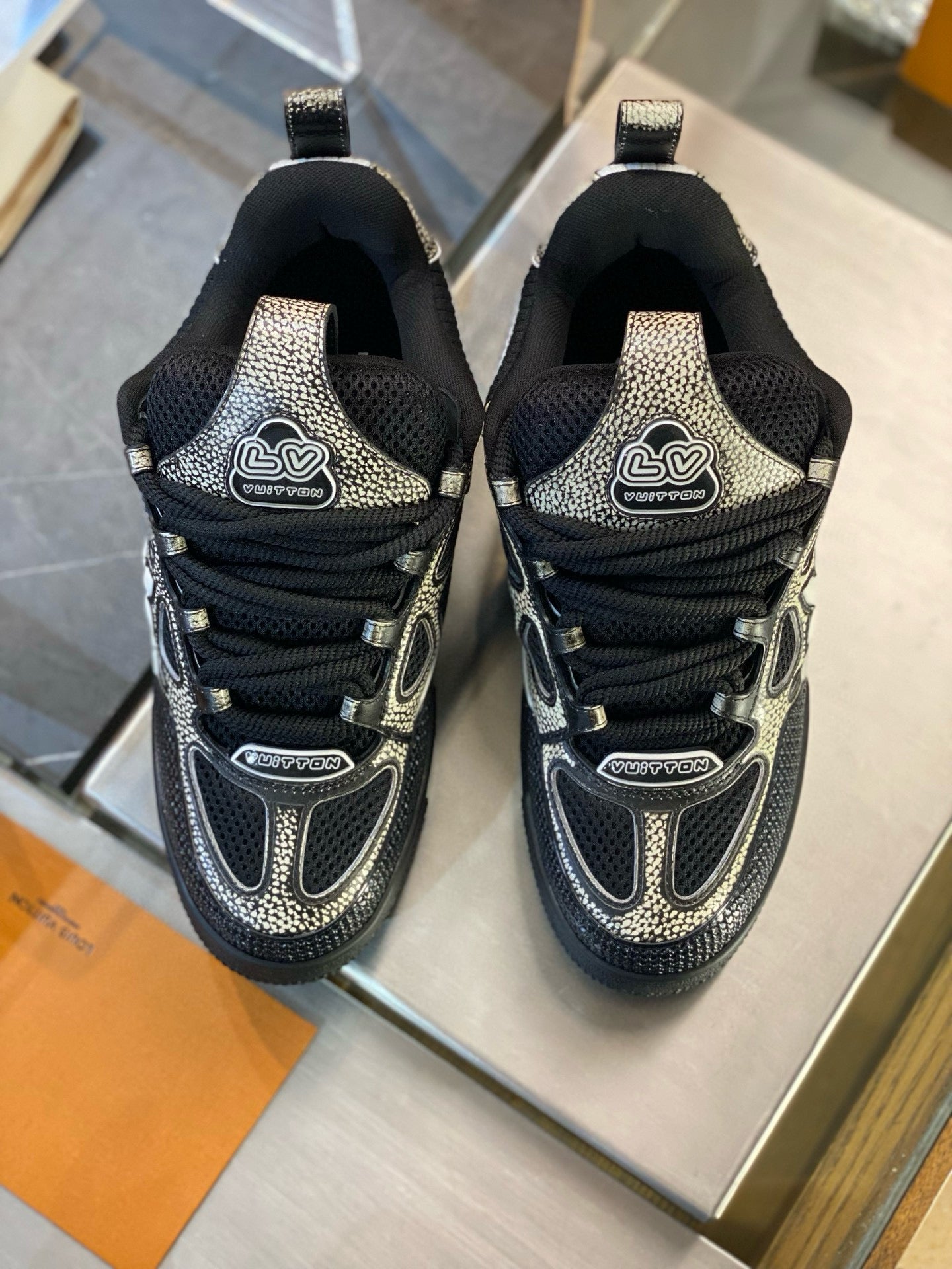 LOU TRAINERS