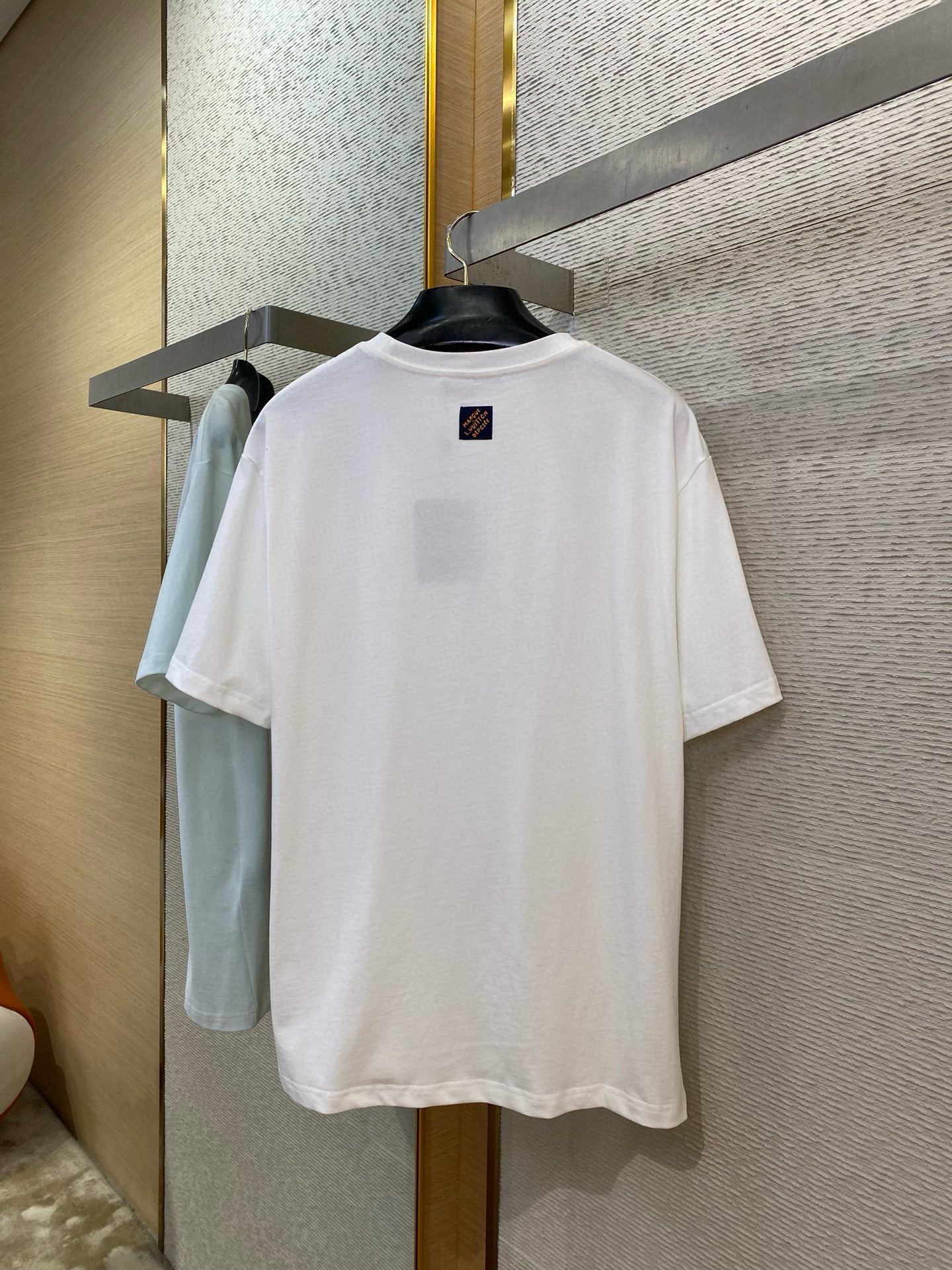 LOU T-SHIRT