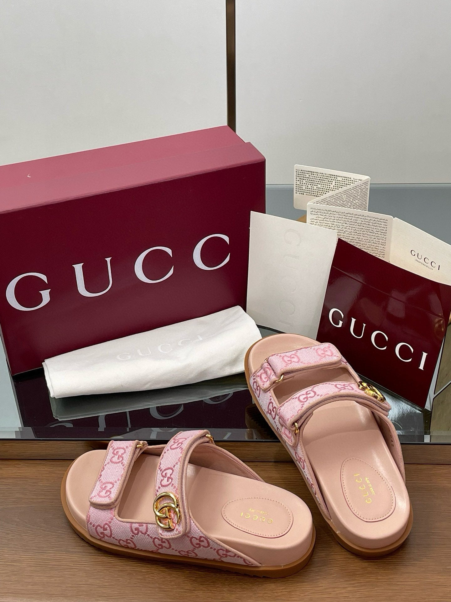 GG SANDALS