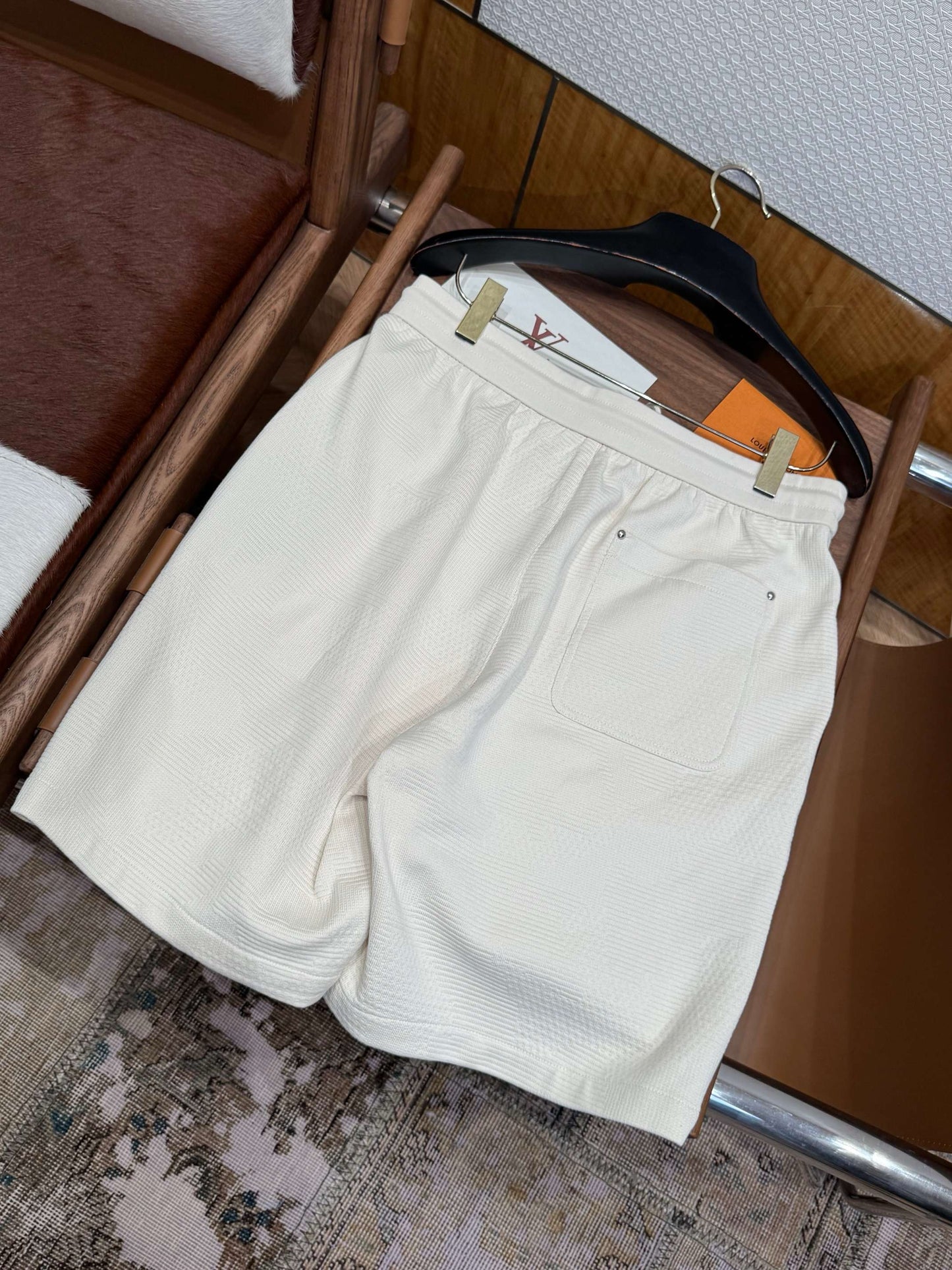 LOU SHORTS