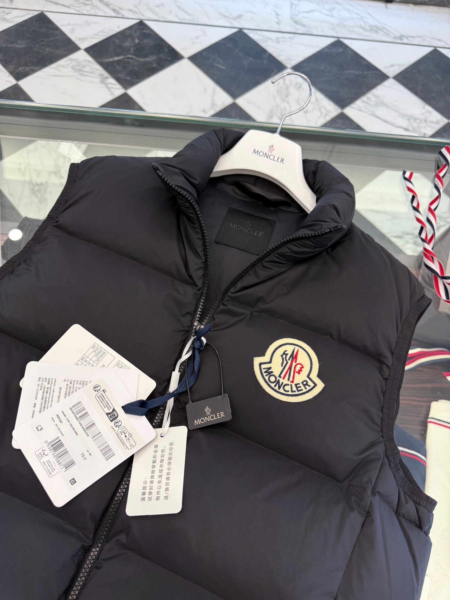 MONC ALMAZ VEST