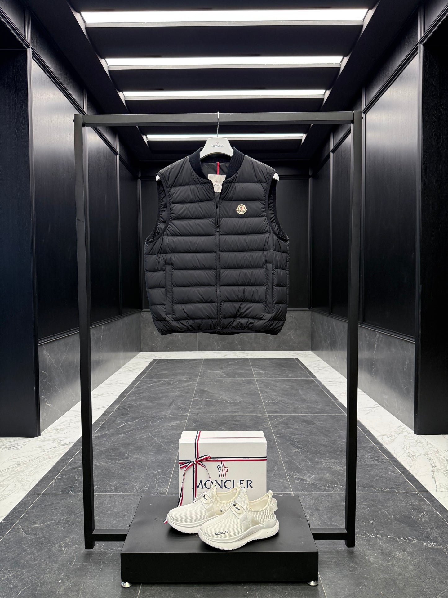 MONC VERNEY JACKET