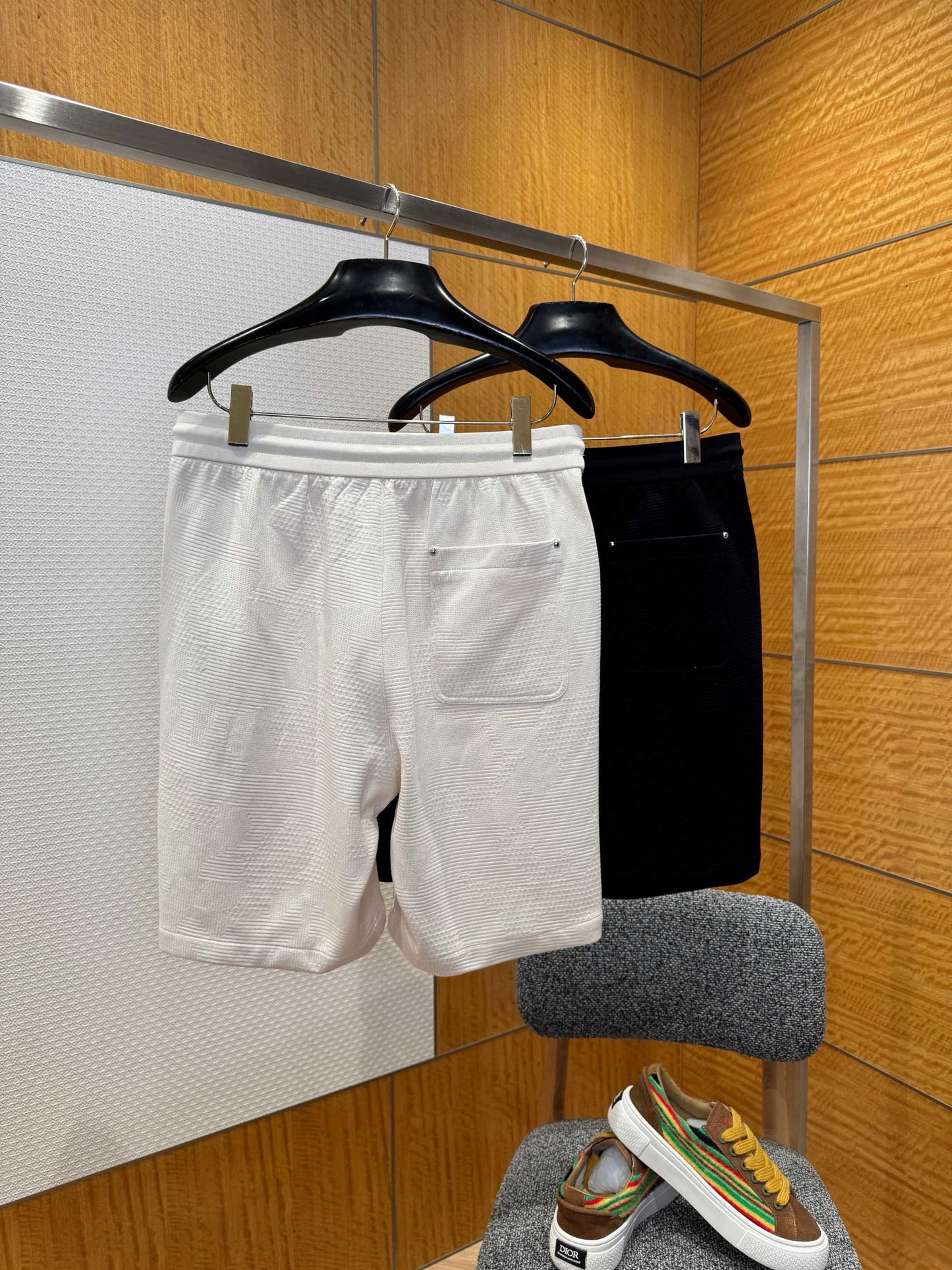 LOU SHORTS