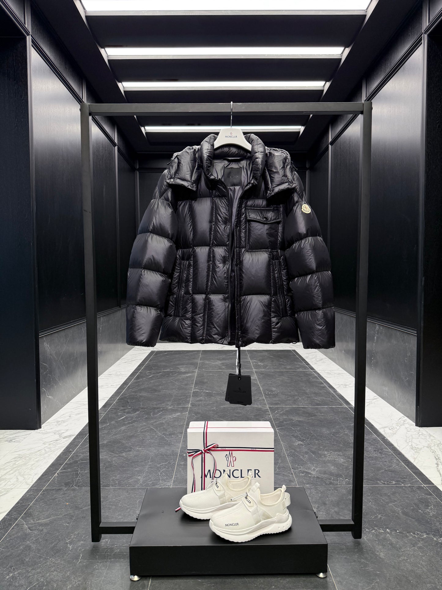 MONC SERFANTO JACKET