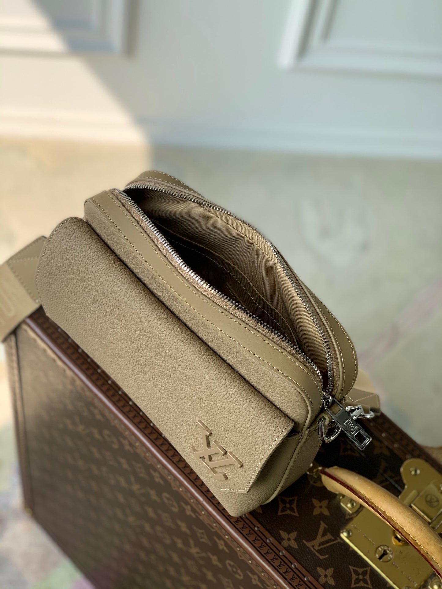 LOU FASTLINE MESSENGER BAG