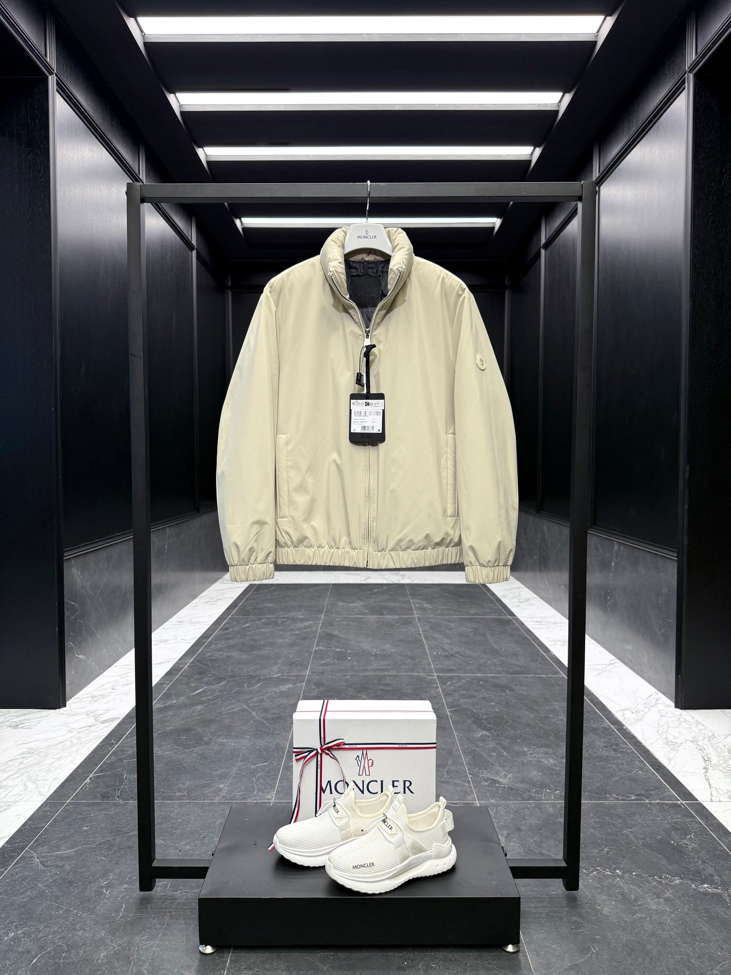 MONC LUSERNA JACKET