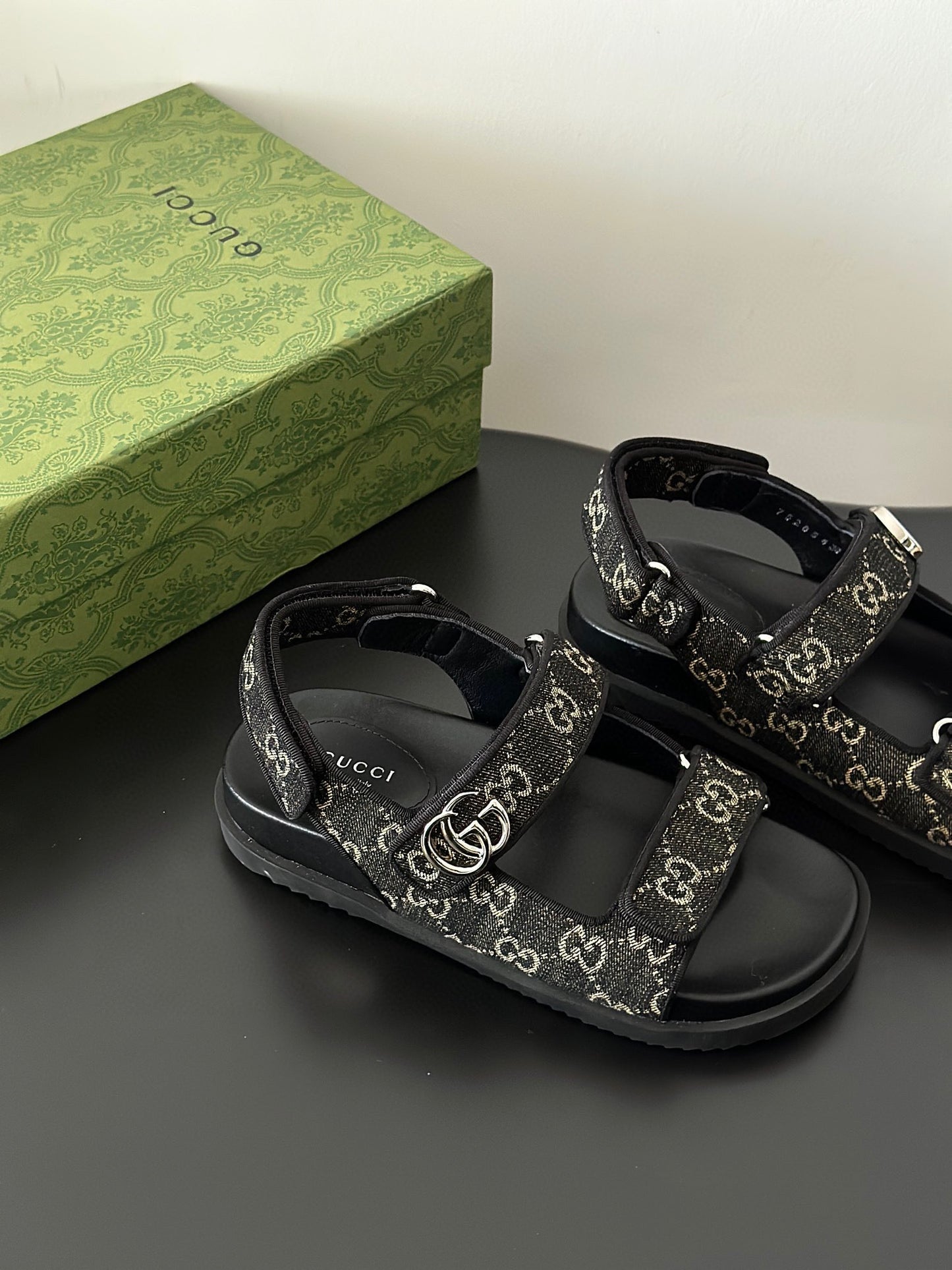 GG SANDALS