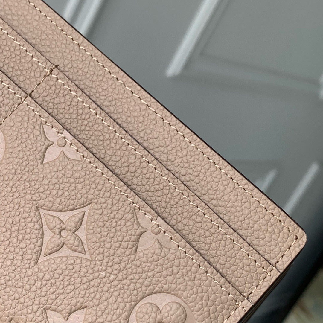 LOU SARAH WALLET