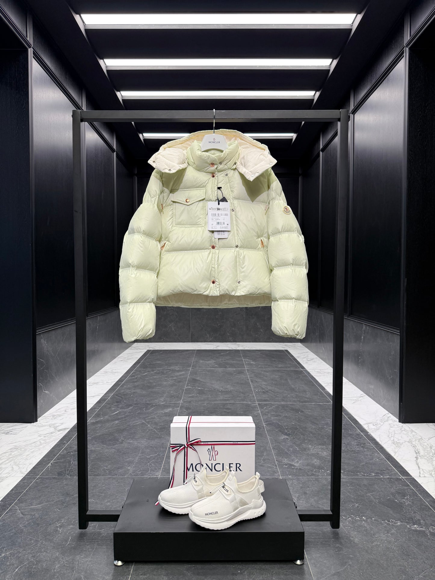 MONC EREA JACKET