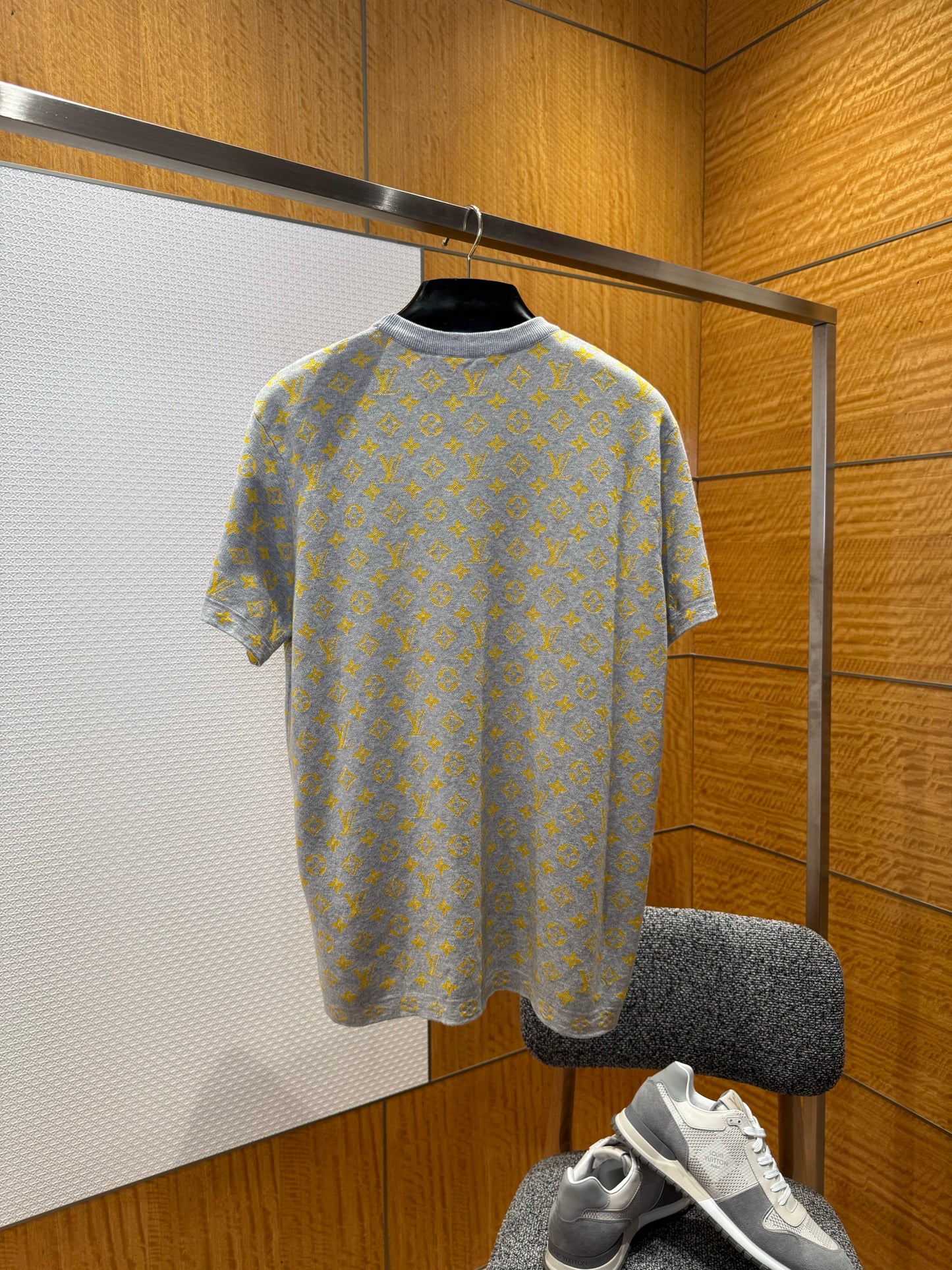LOU T-SHIRT