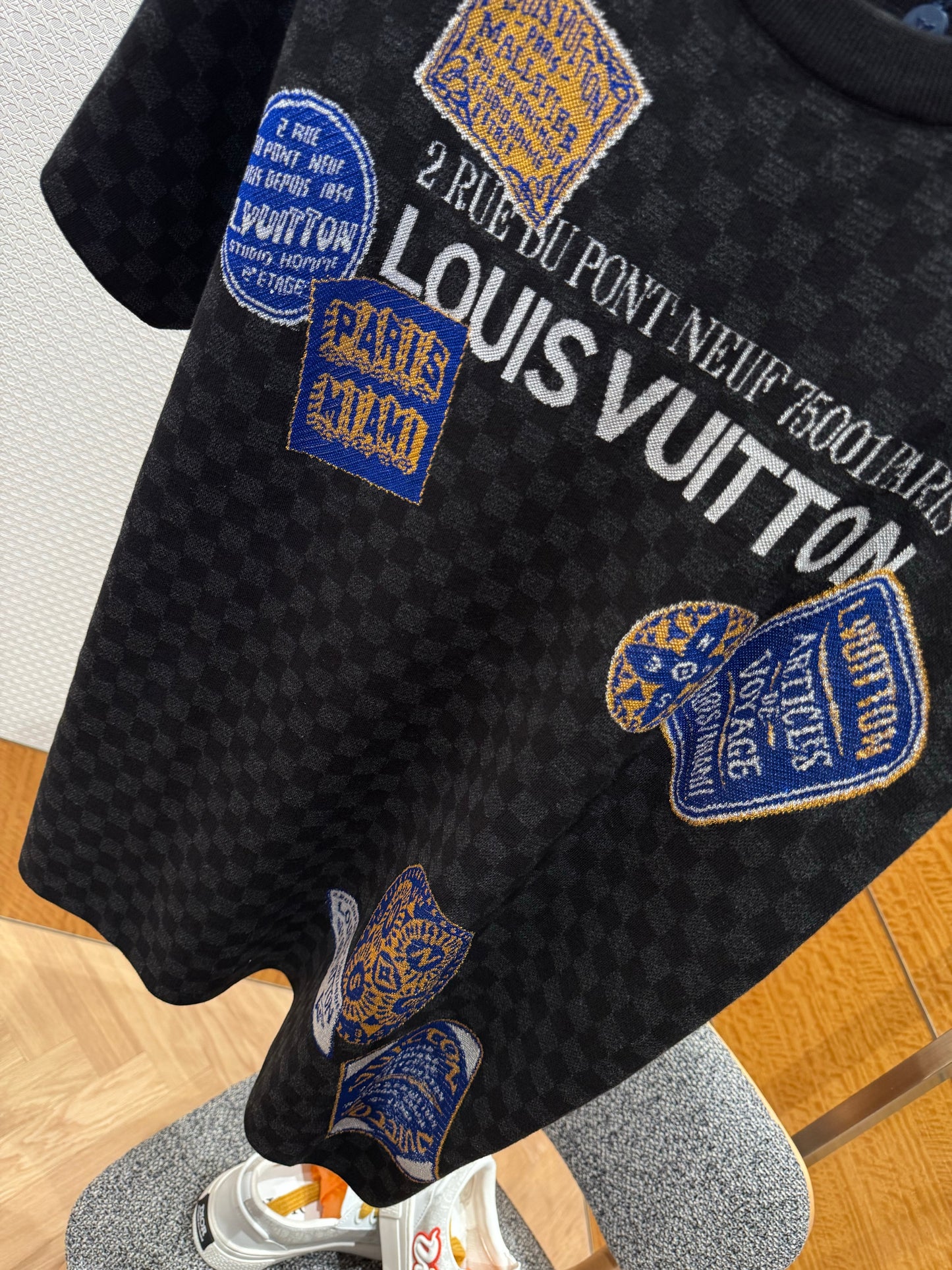 LOU T-SHIRT