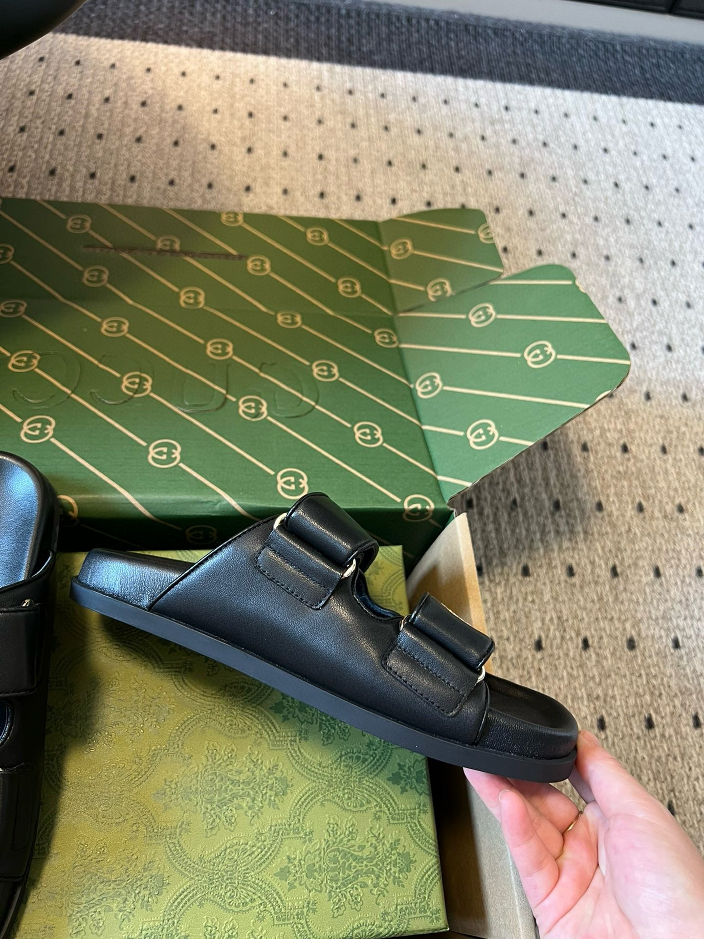 GG SANDALS