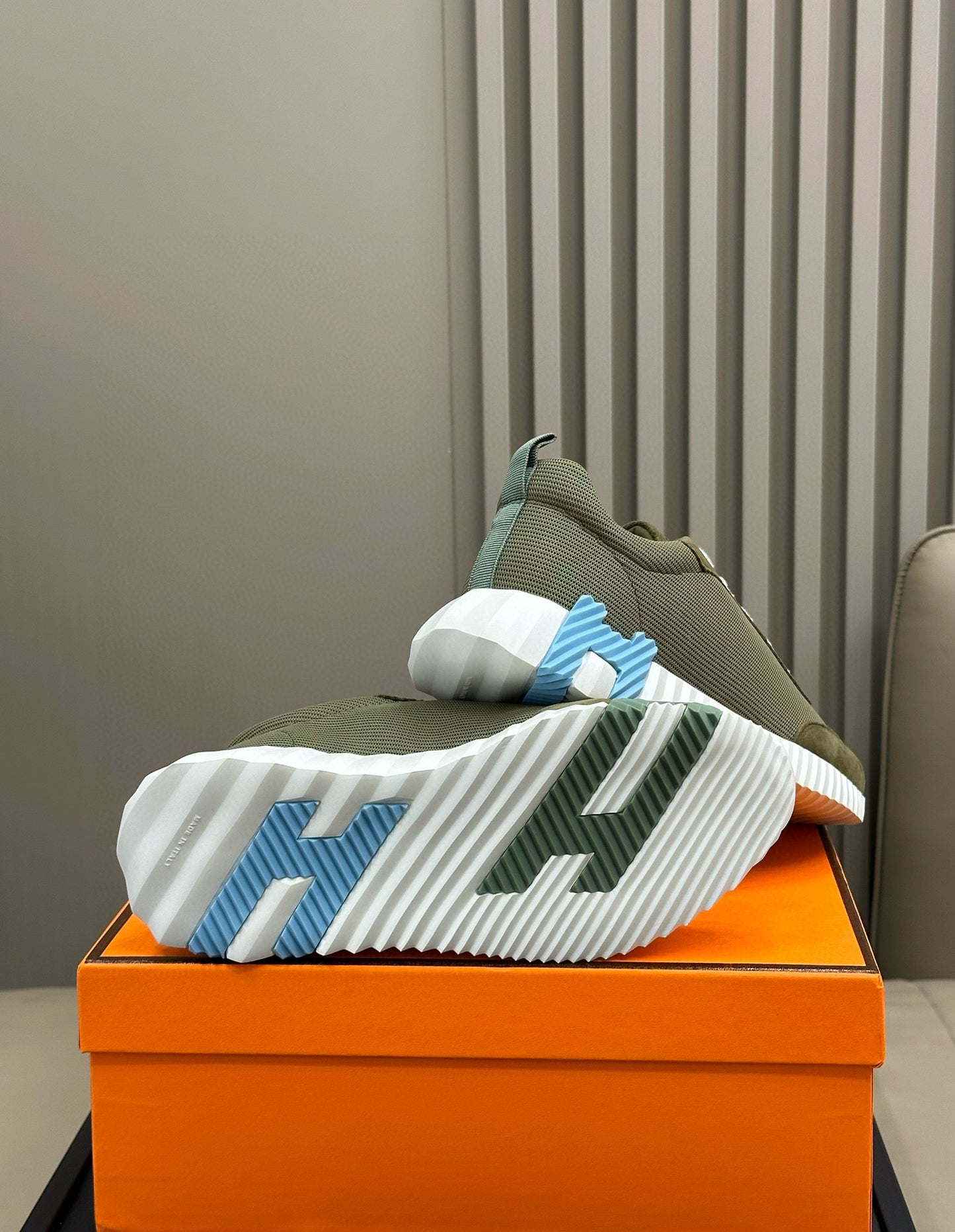 HERM BOUNCING SNEAKER